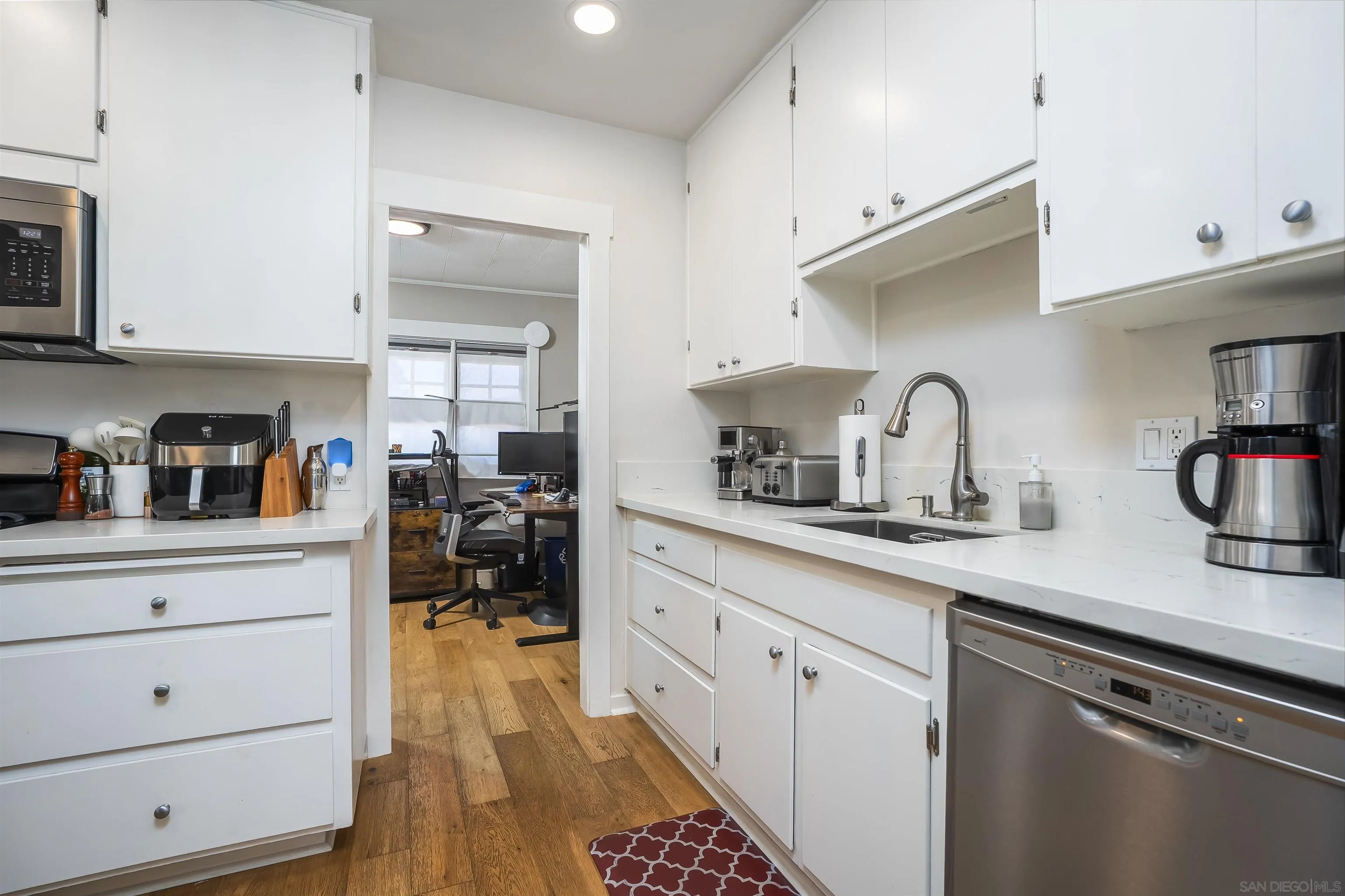 https://cdn.realtyfeed.com/cdn/127/260019081/8ef34ba3b39e3af9ce2b2ee65d2821a2.webp