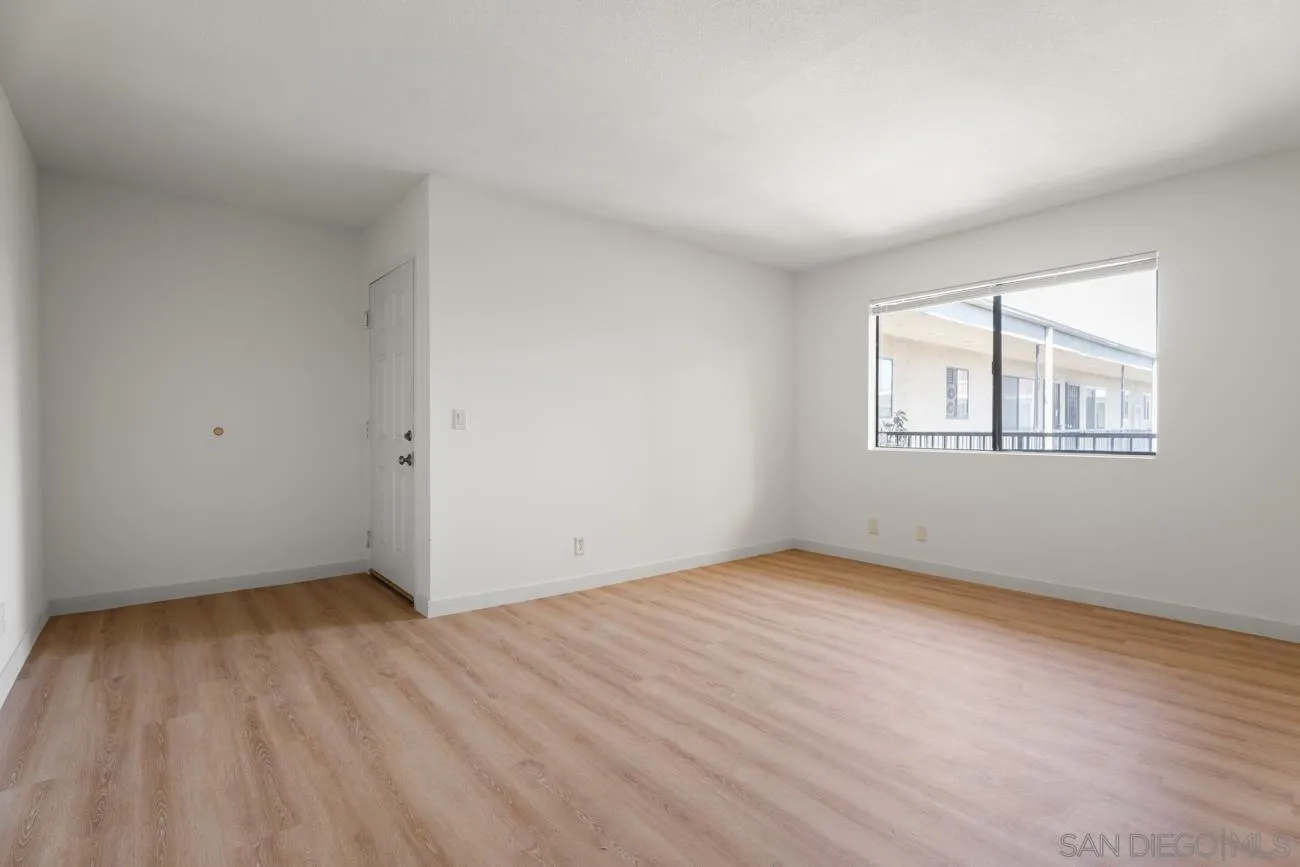 https://cdn.realtyfeed.com/cdn/127/260019084/a1bde88e05af391d4e00c2d41070a376.webp