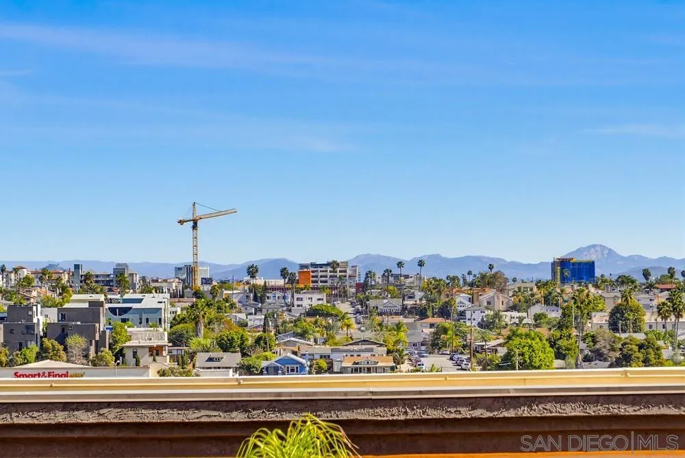 https://cdn.realtyfeed.com/cdn/127/260019085/9a9262fad44ce68c8d8b4ef643c44297.webp