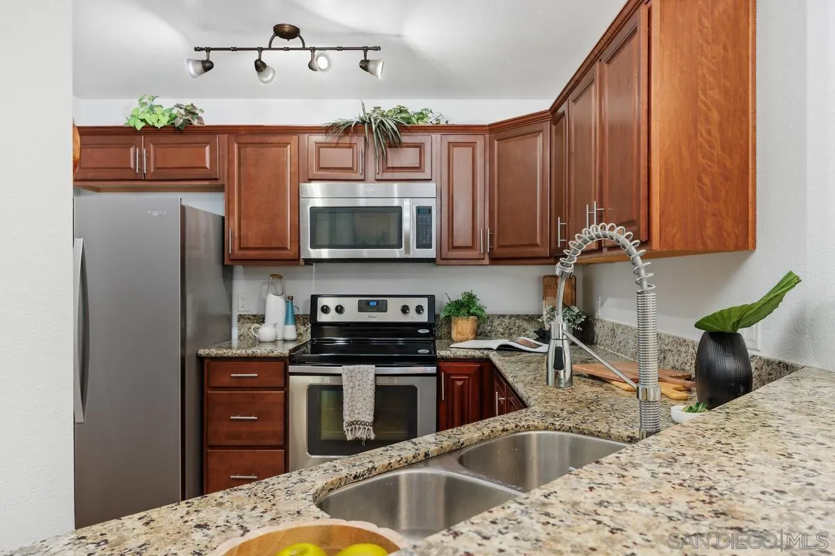 Photo #12: 260019089 Listing: Photo #12
