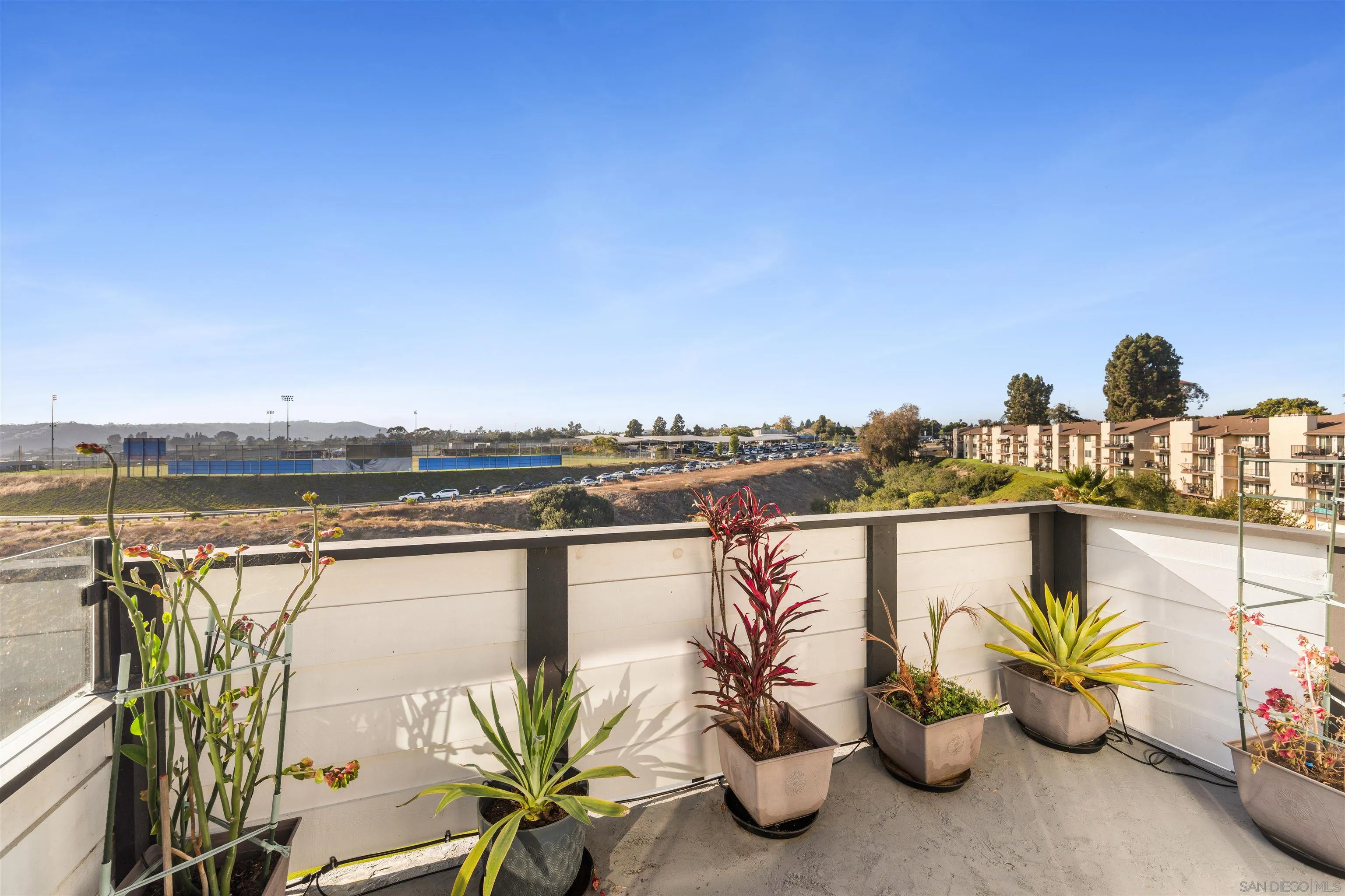 https://cdn.realtyfeed.com/cdn/127/260019091/044fb04eccf3aacb7cf5e7c426098fd8.webp