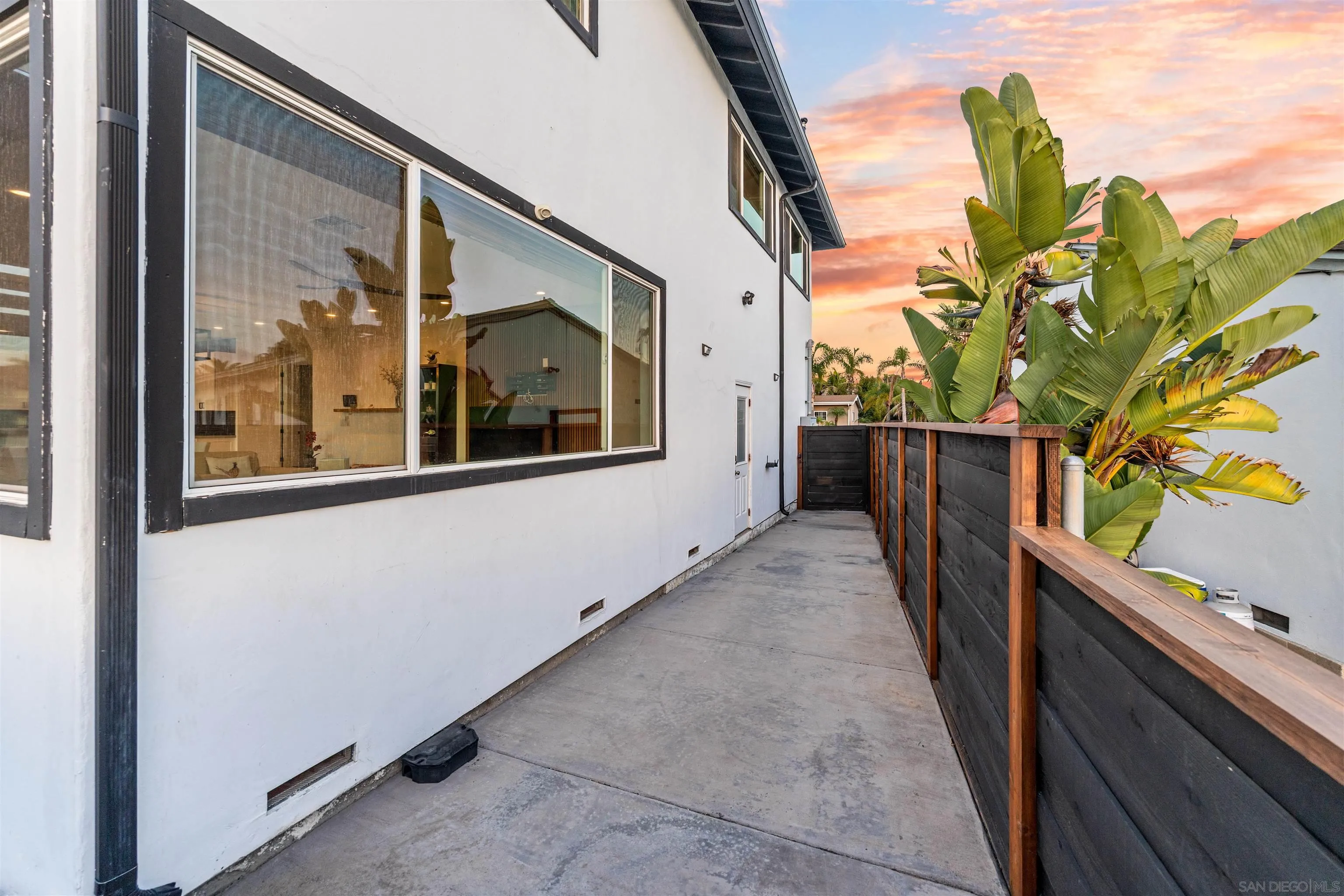 https://cdn.realtyfeed.com/cdn/127/260019091/113f981bb03defacad714c45939520fd.webp