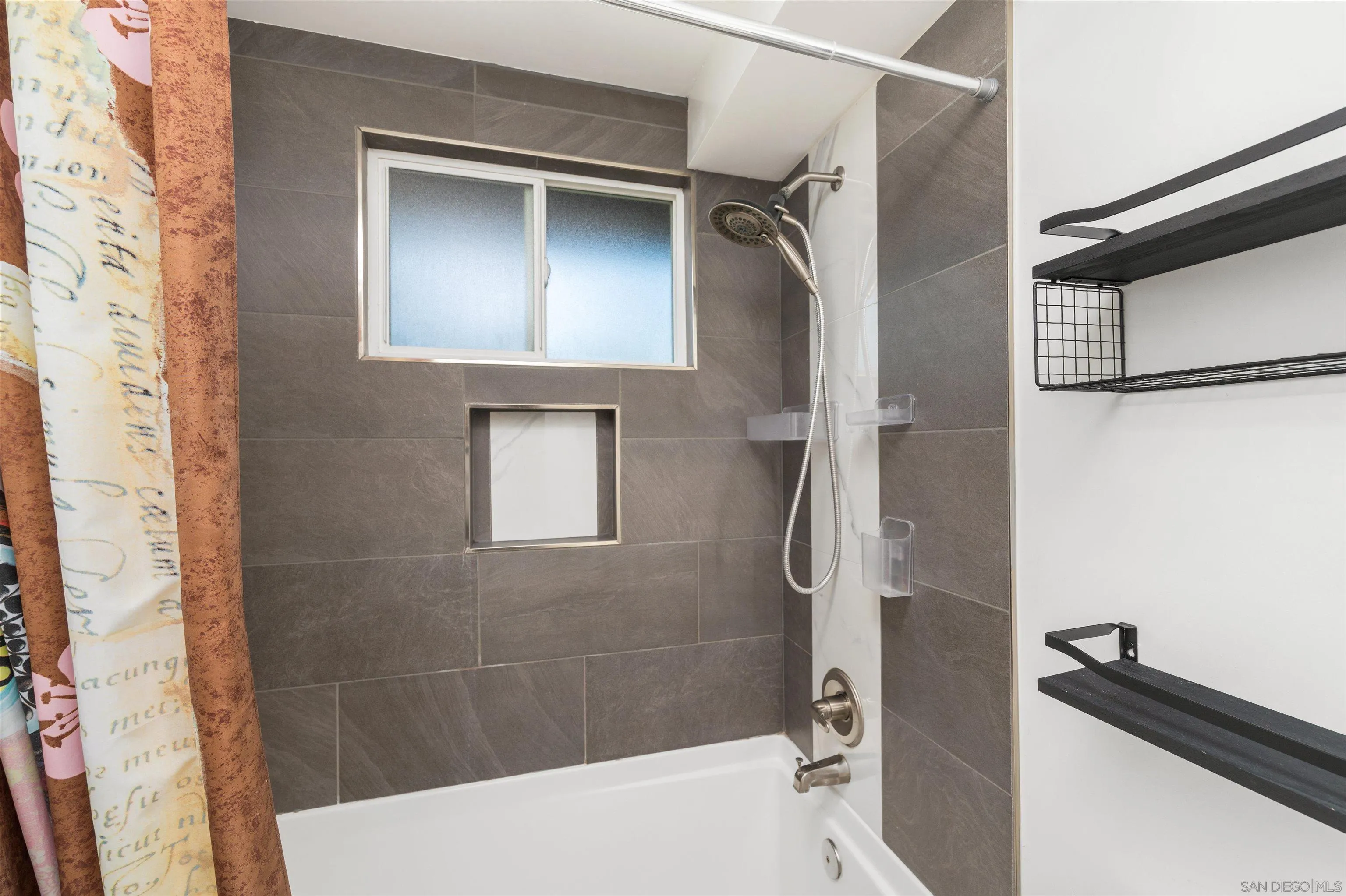 https://cdn.realtyfeed.com/cdn/127/260019091/33d3e7241d00aa866864fceeb9270b4e.webp
