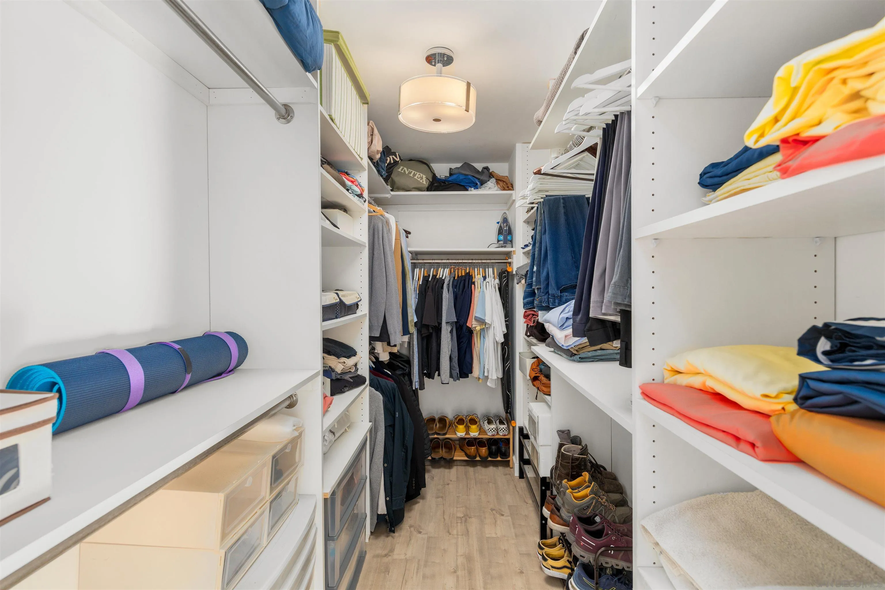 https://cdn.realtyfeed.com/cdn/127/260019091/3f99da1e0eb81849f31b96ec2b63a11d.webp