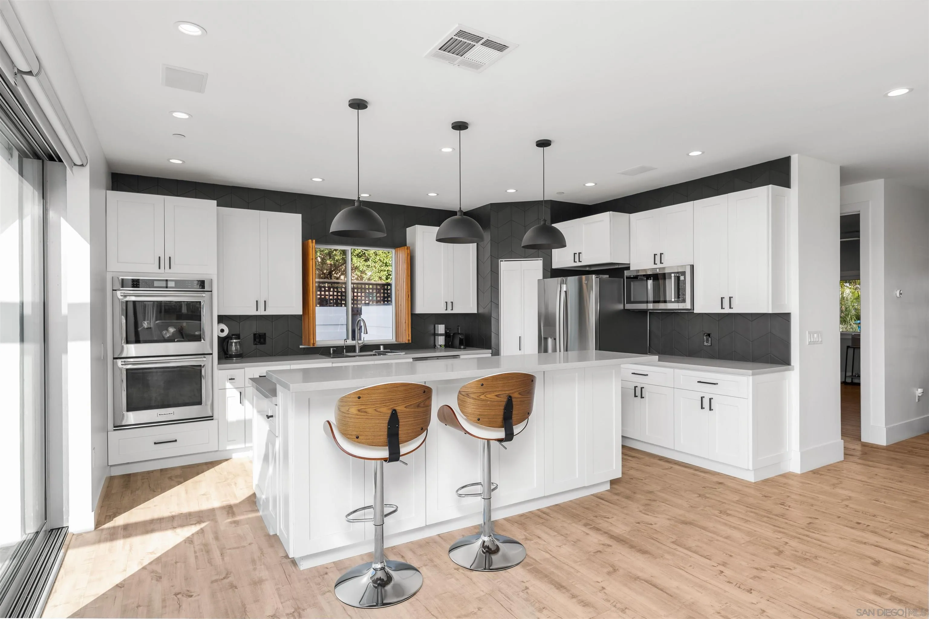 https://cdn.realtyfeed.com/cdn/127/260019091/660211146ed1fdf0657092fcacbb8079.webp