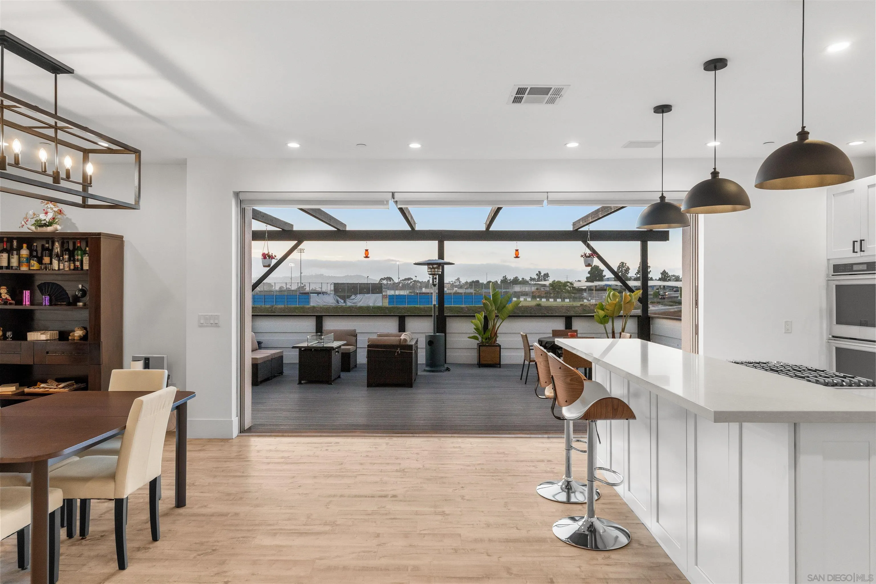 https://cdn.realtyfeed.com/cdn/127/260019091/7aaa68ba33f03ea2d5fec8805e1c613d.webp