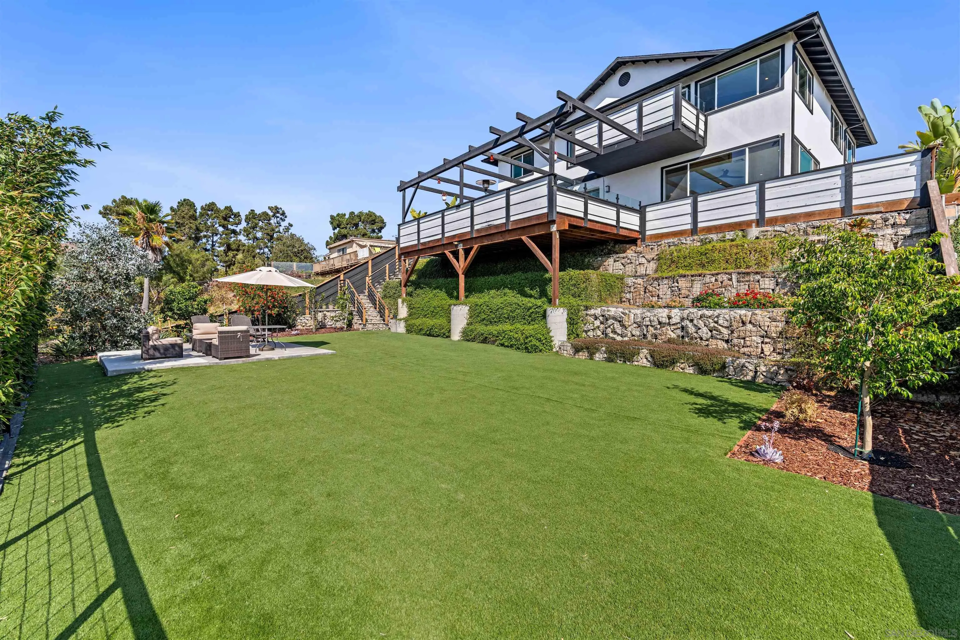 https://cdn.realtyfeed.com/cdn/127/260019091/a6b32766b83446556f15574493bc8420.webp