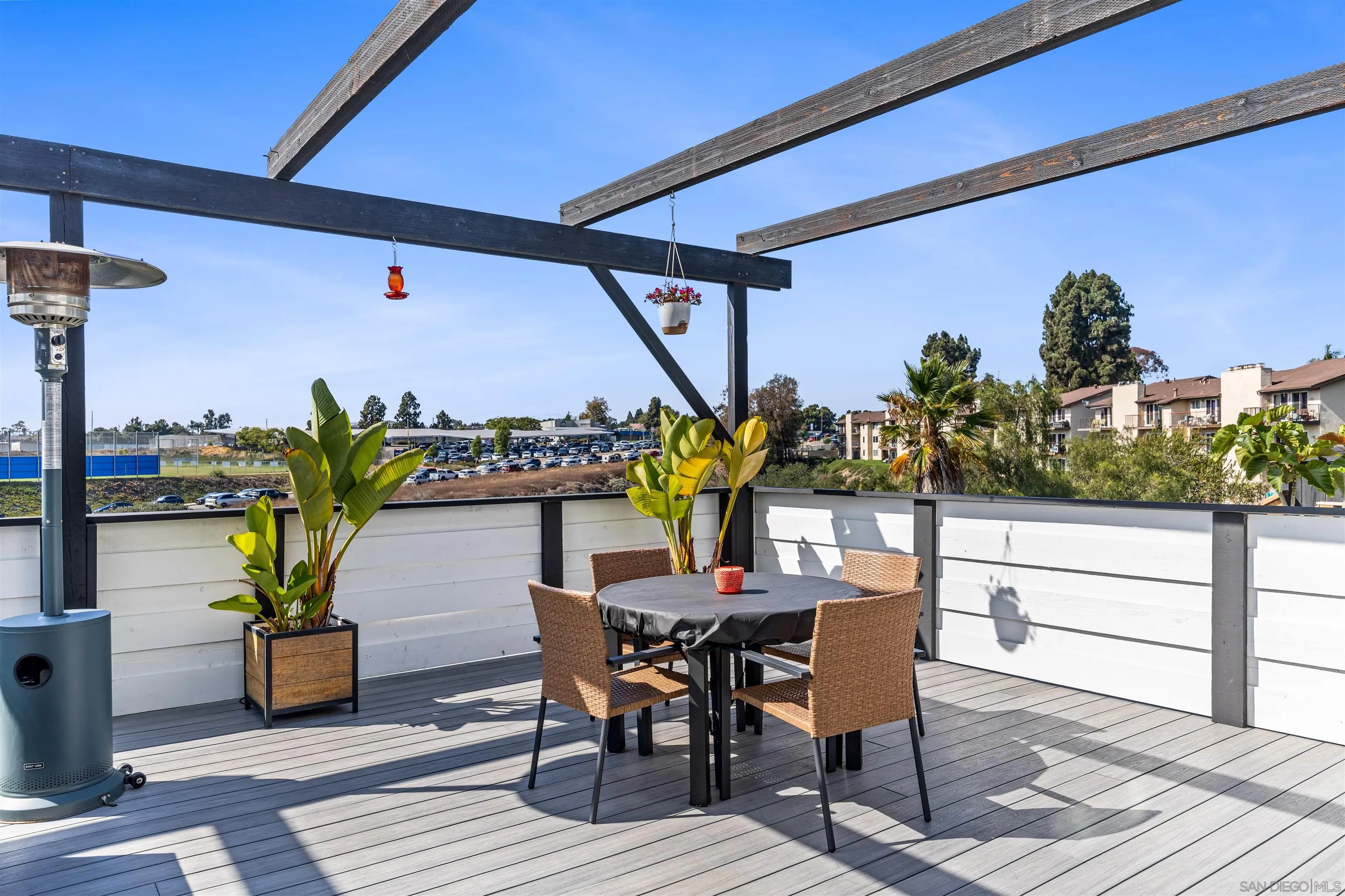 https://cdn.realtyfeed.com/cdn/127/260019091/becb774f8cd1e781062dec391f4e8576.webp