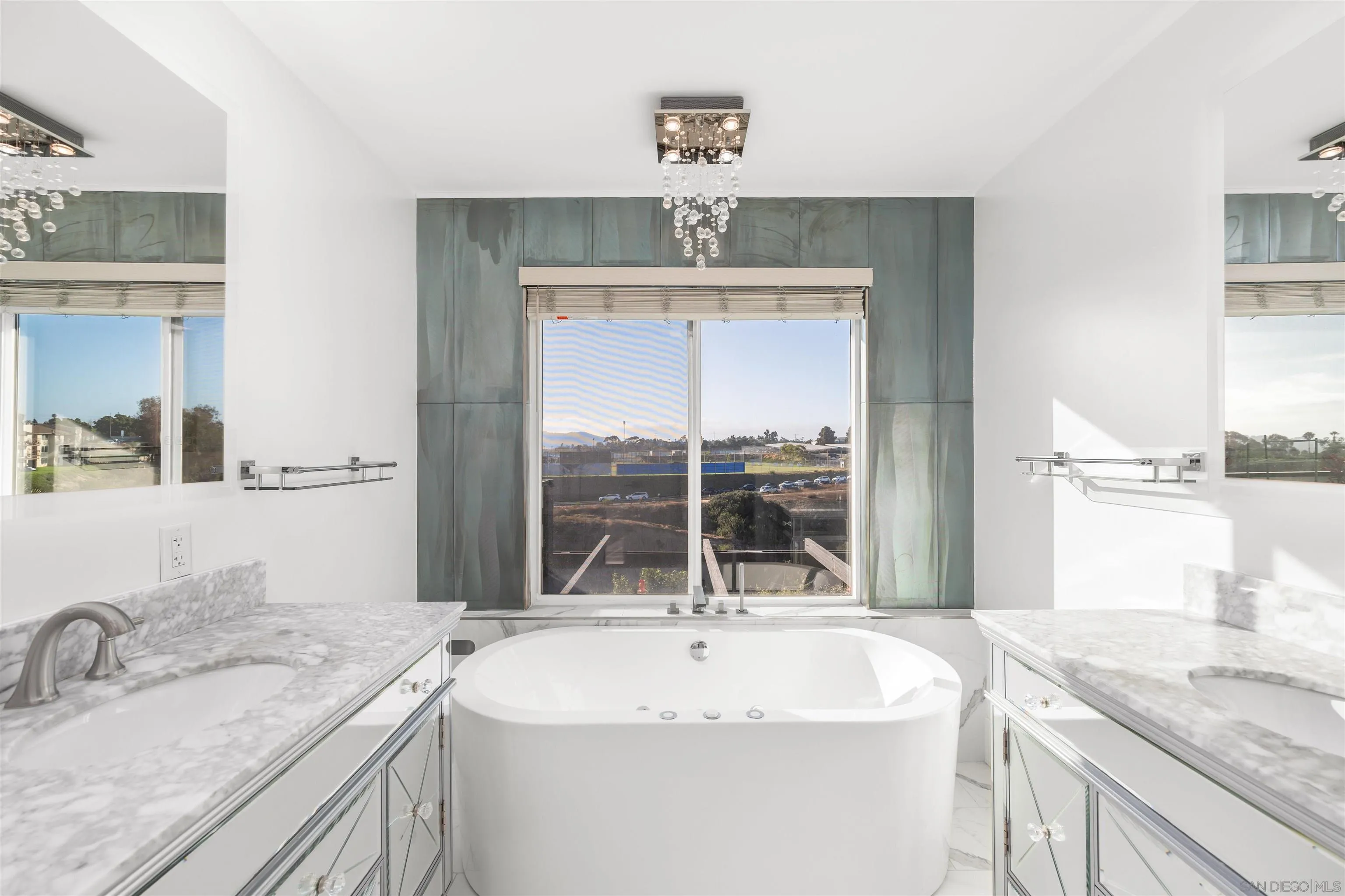 https://cdn.realtyfeed.com/cdn/127/260019091/bf2ccbcad0c6236fe882f163aef4f635.webp