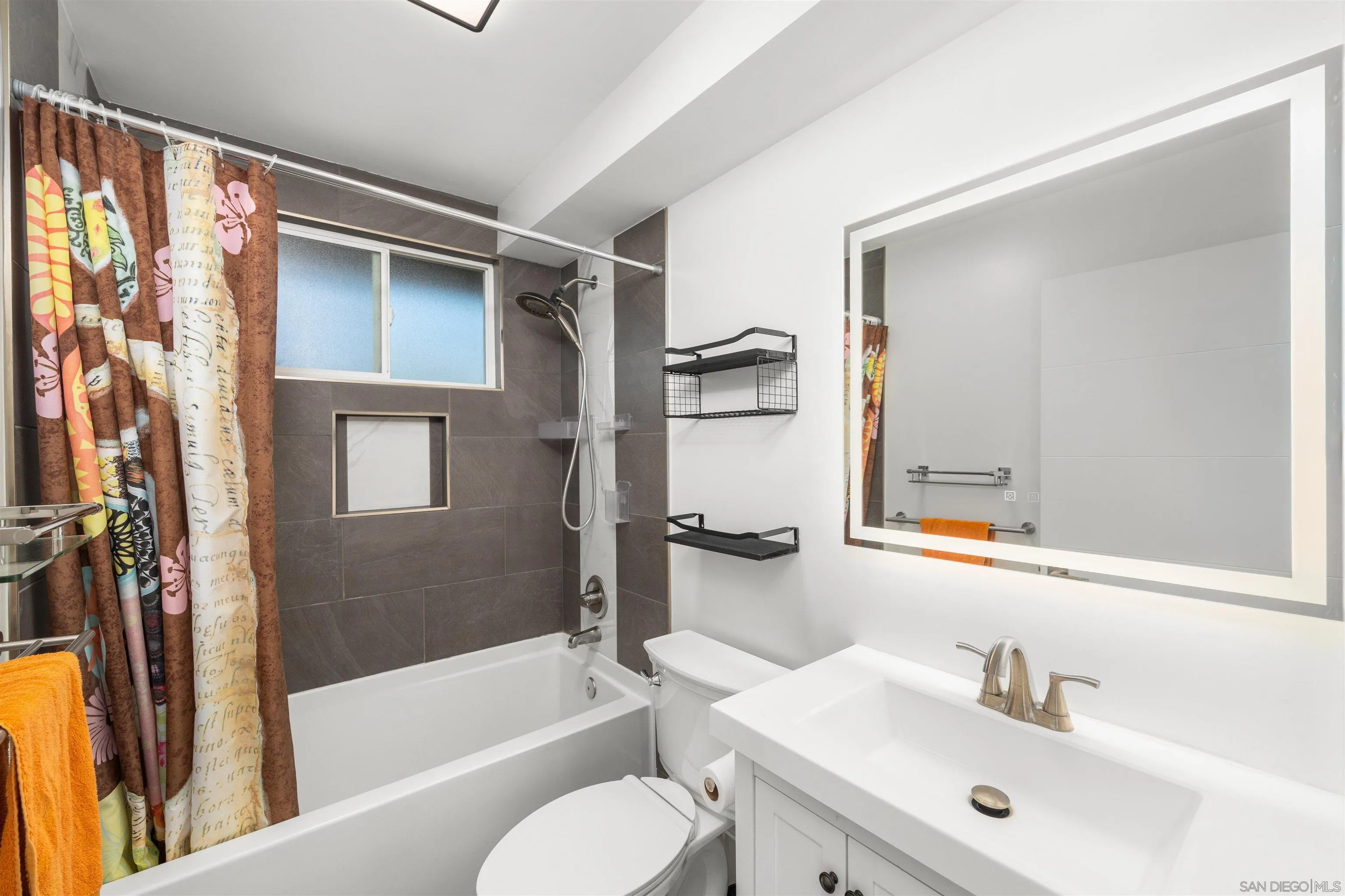 https://cdn.realtyfeed.com/cdn/127/260019091/dffeca7699aba474be469570e487b542.webp