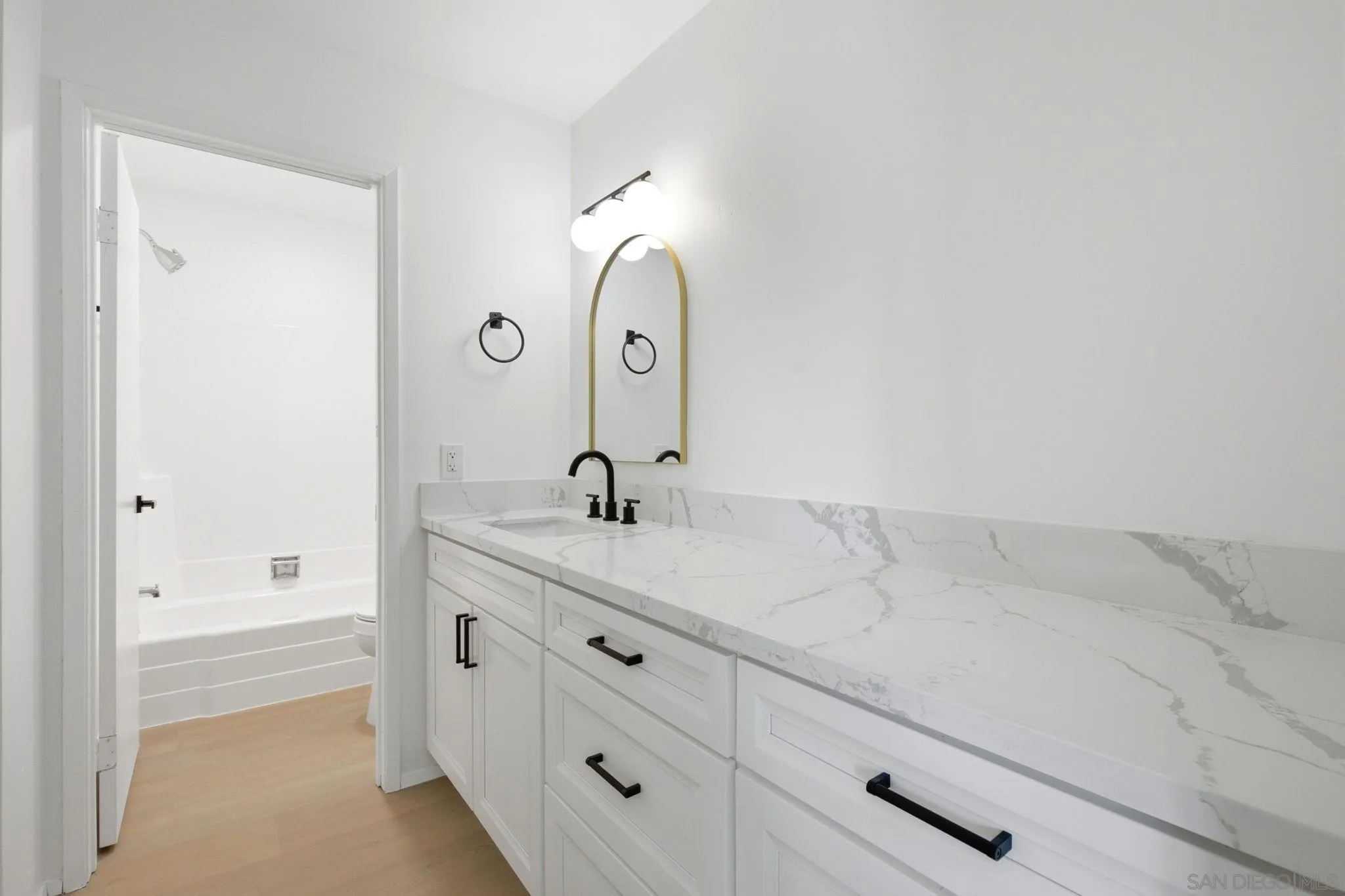 Photo #14: 260019092 Listing: Photo #14