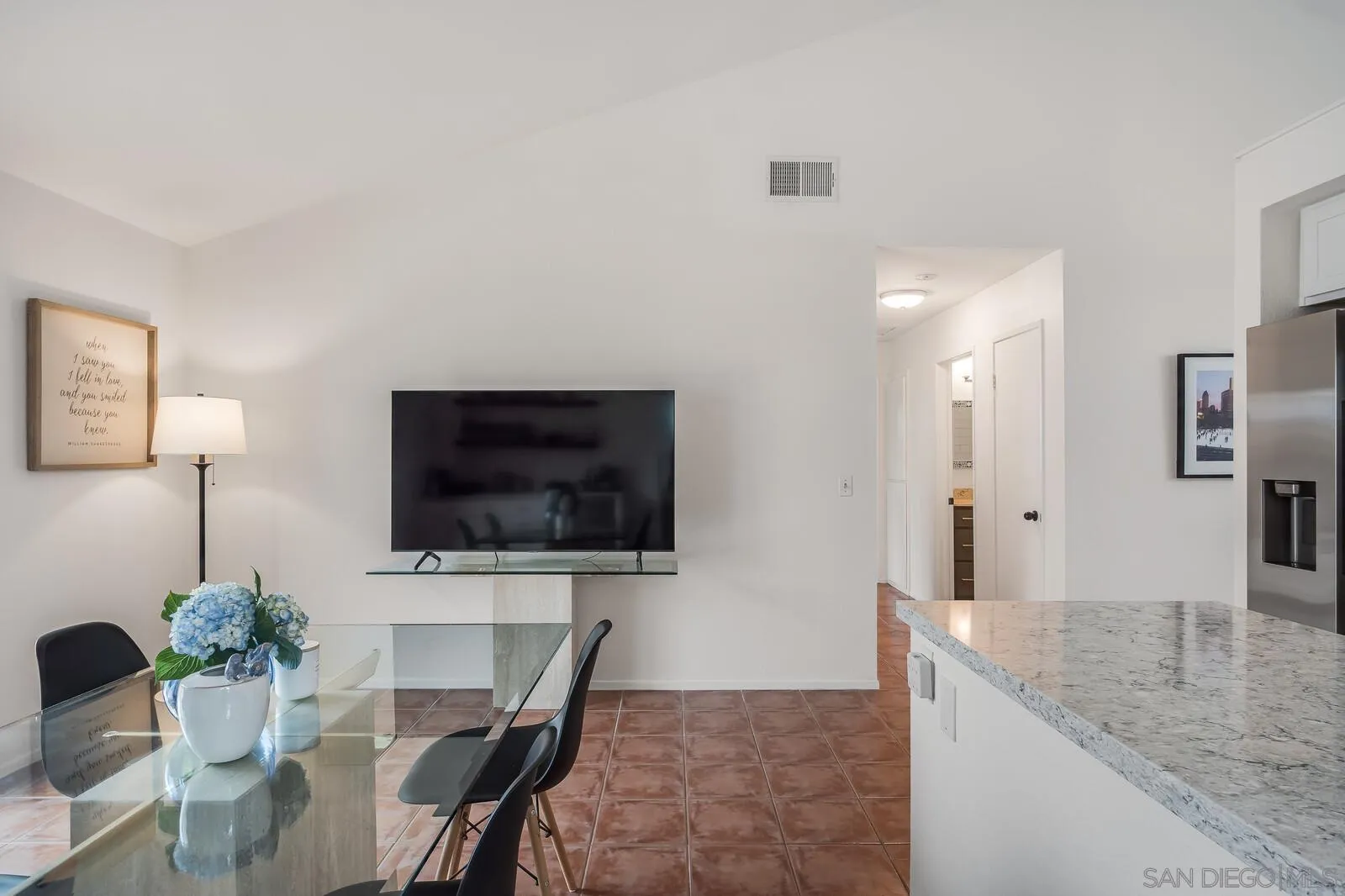 https://cdn.realtyfeed.com/cdn/127/260019098/5c9ddcc2905180d927c6c711d970dfdc.webp