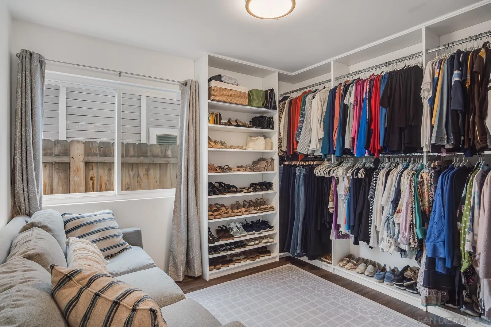 https://cdn.realtyfeed.com/cdn/127/260019098/6452453b6a8e832b59fbe170407c9ac4.webp
