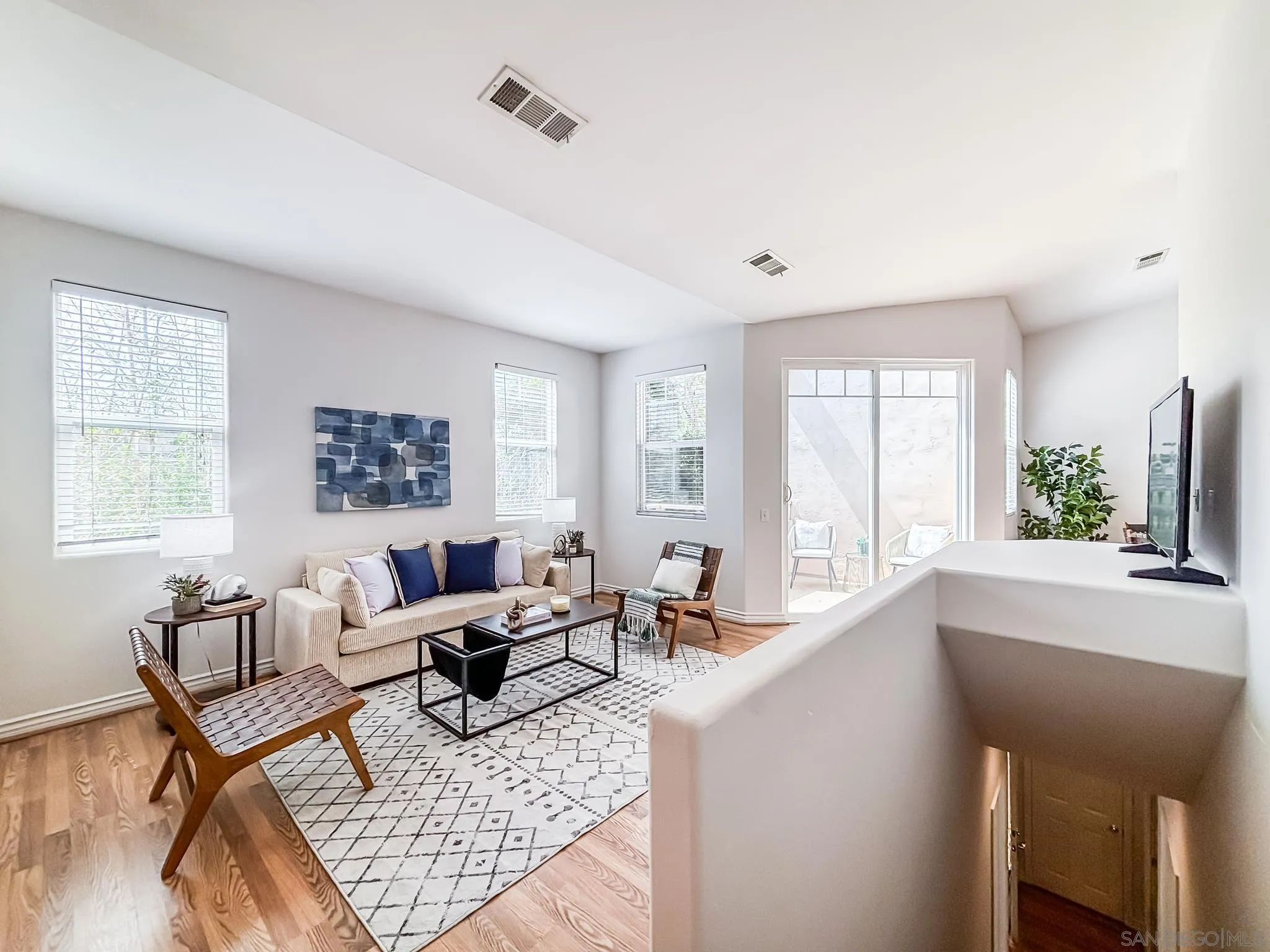 https://cdn.realtyfeed.com/cdn/127/260019101/610c44bd75db15c538582fd87b074ea9.webp