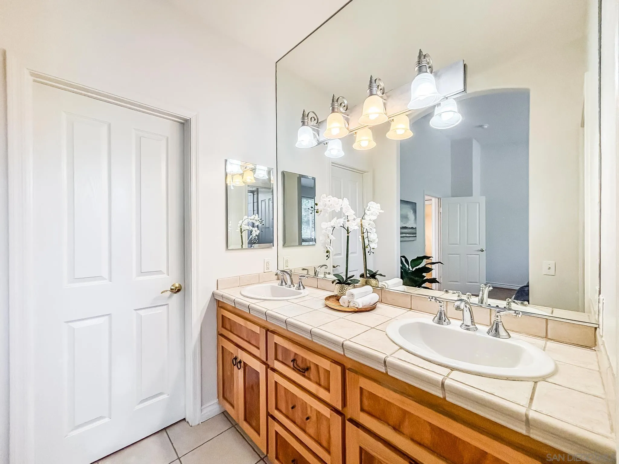 https://cdn.realtyfeed.com/cdn/127/260019101/7d58f62544999f13dcb3c0410c41a429.webp
