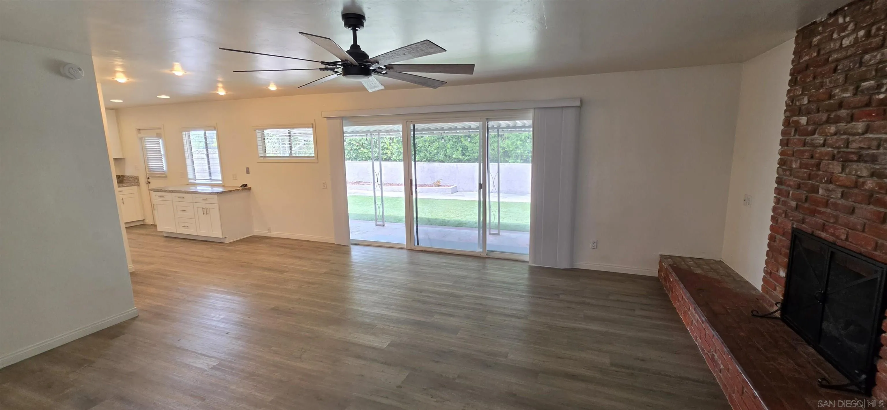 https://cdn.realtyfeed.com/cdn/127/260019104/46e9fb2e2872441a6dcb8807f1e2dd06.webp