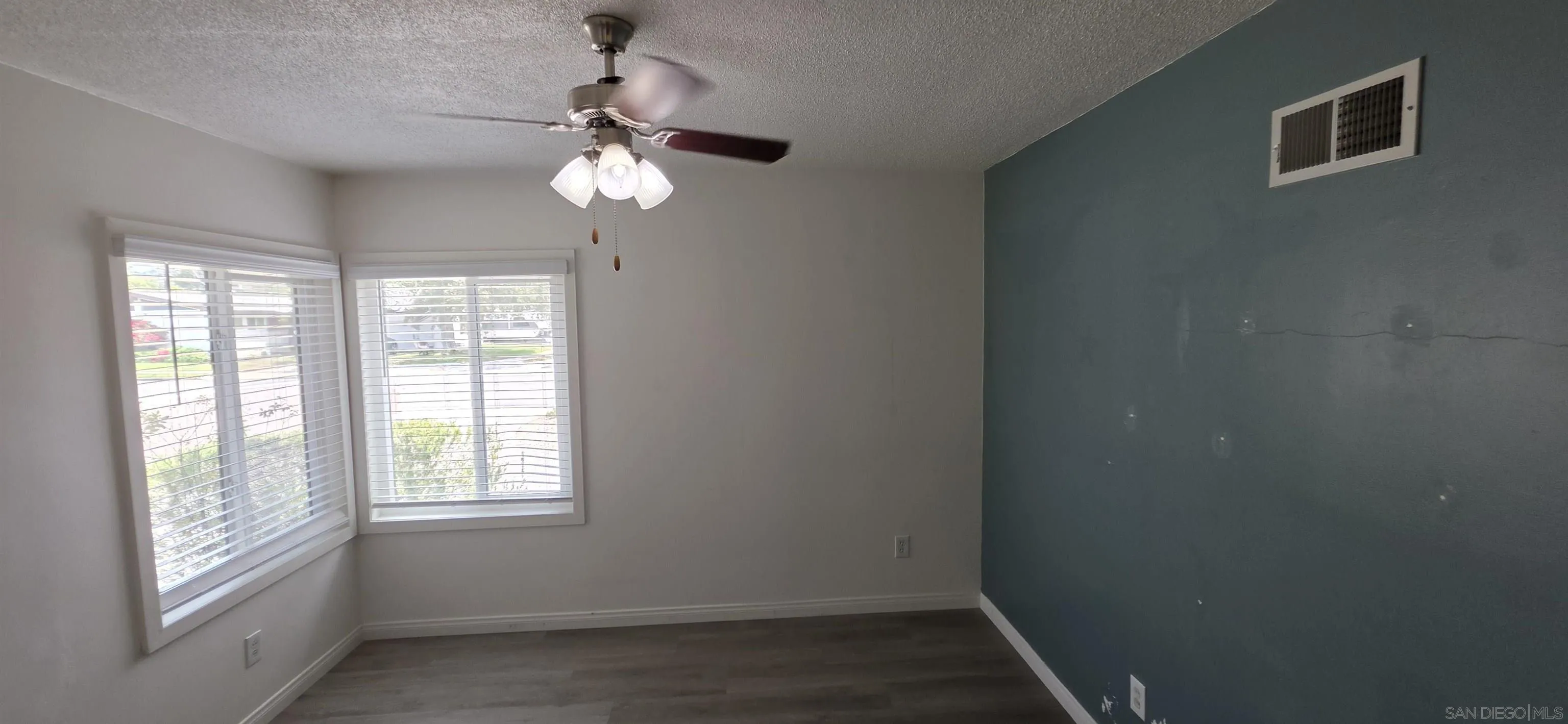 https://cdn.realtyfeed.com/cdn/127/260019104/5b9ab6668bffe8f622acb04f369fbcbd.webp