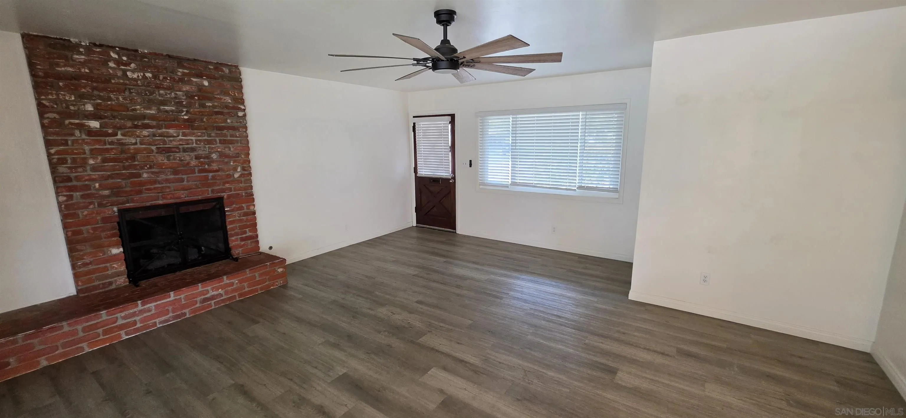 https://cdn.realtyfeed.com/cdn/127/260019104/69a4b27f0c77cf44d7987b1eff47f19f.webp