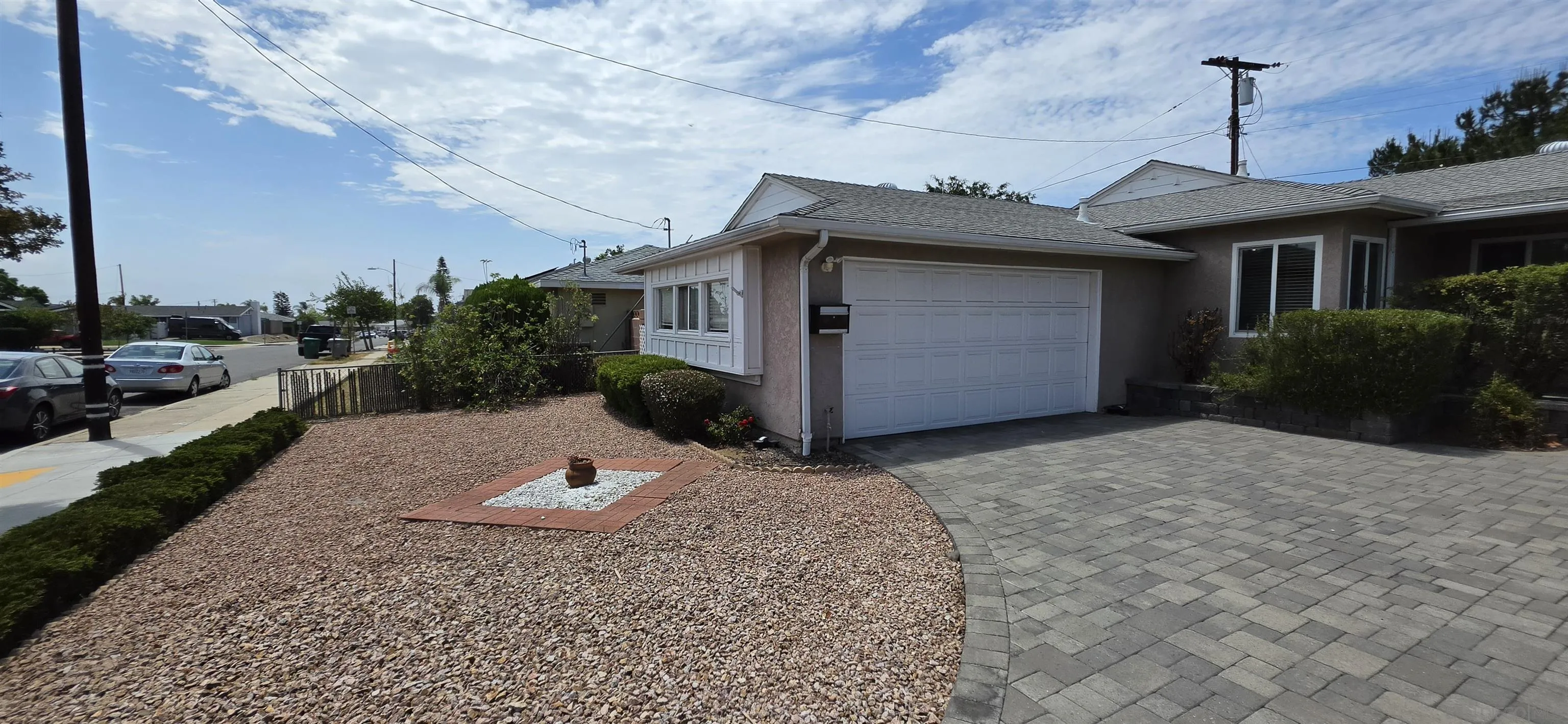 https://cdn.realtyfeed.com/cdn/127/260019104/da8a08cc39568dda6def4669cb1230f8.webp