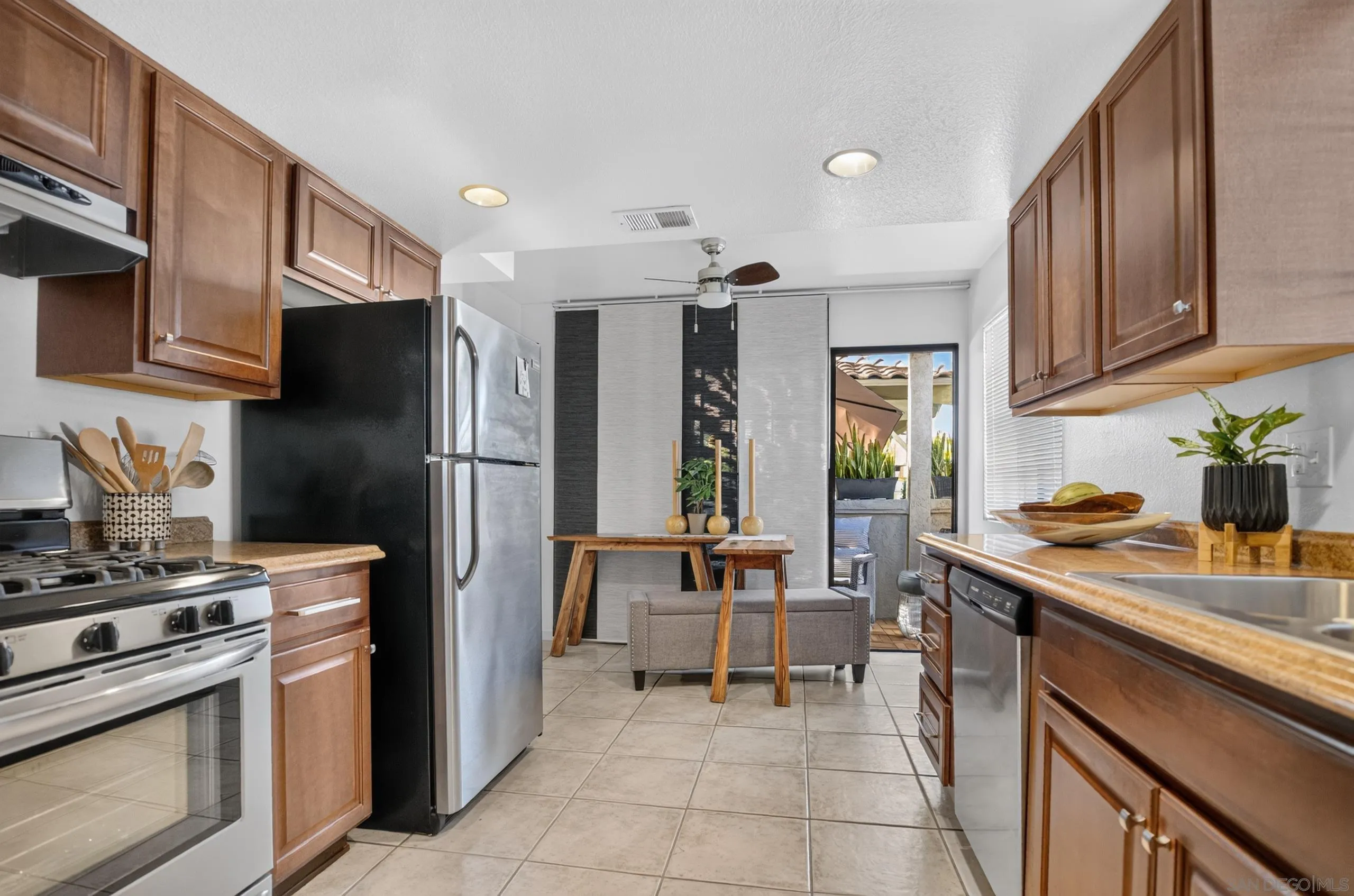 575 E Unit 5, Chula Vista, CA 91910 - Photo 2 of 25, Chula Vista, CA