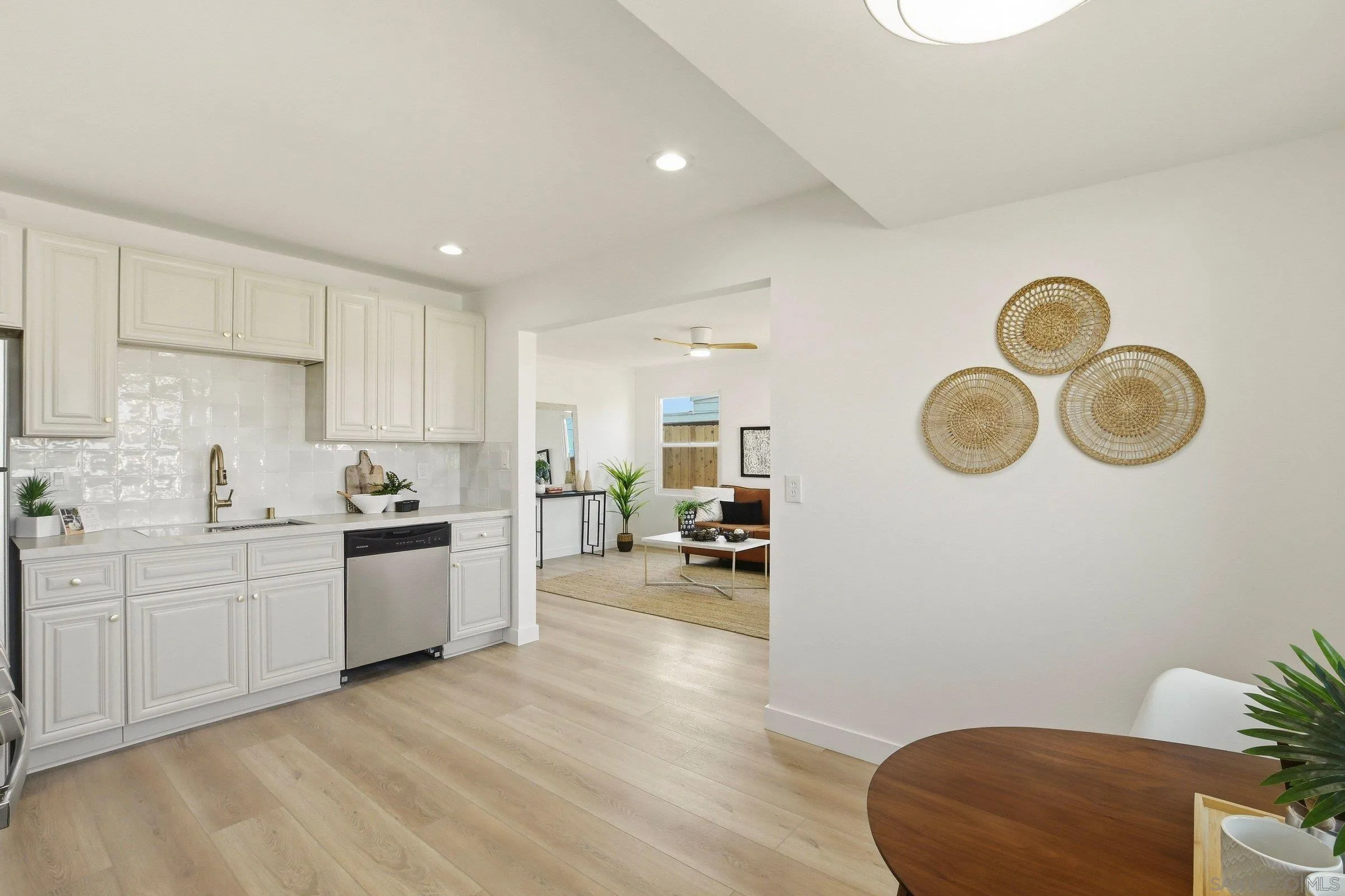 https://cdn.realtyfeed.com/cdn/127/260019106/d0a7f745f3c0c1ac3edbda7a667af33a.webp