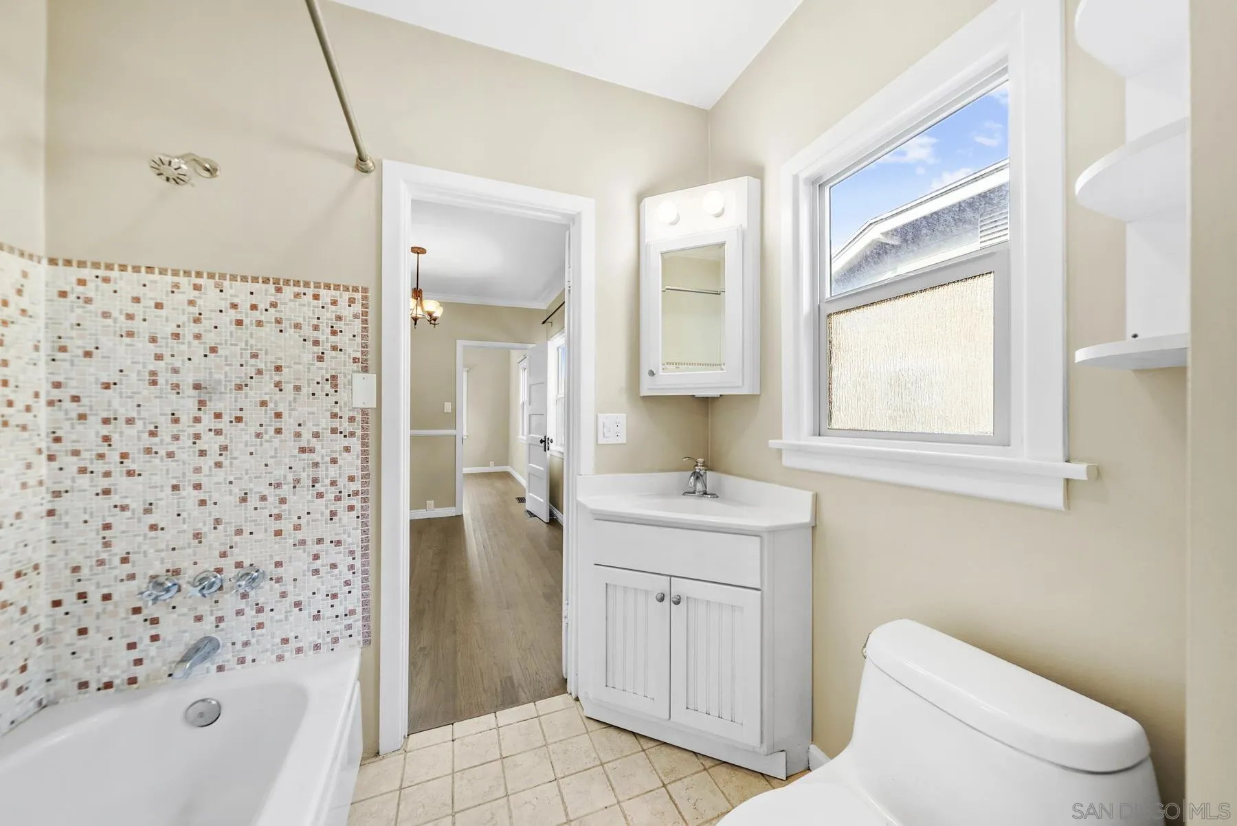 https://cdn.realtyfeed.com/cdn/127/260019113/5707d20dea3ebb90e2350214e680b161.webp