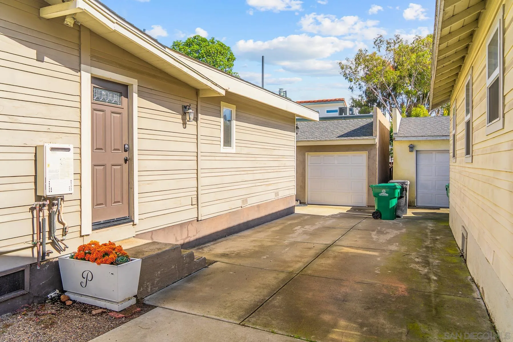 https://cdn.realtyfeed.com/cdn/127/260019113/91af203695b5ea29ba99f150820bfb3d.webp