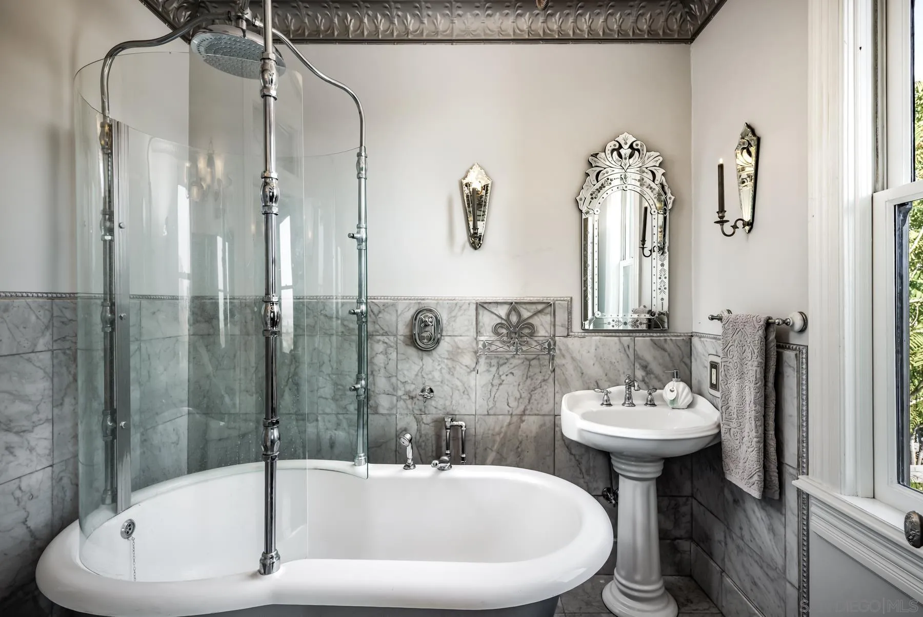 https://cdn.realtyfeed.com/cdn/127/260019114/0117f982eabb24ee6a28342a1261b492.webp