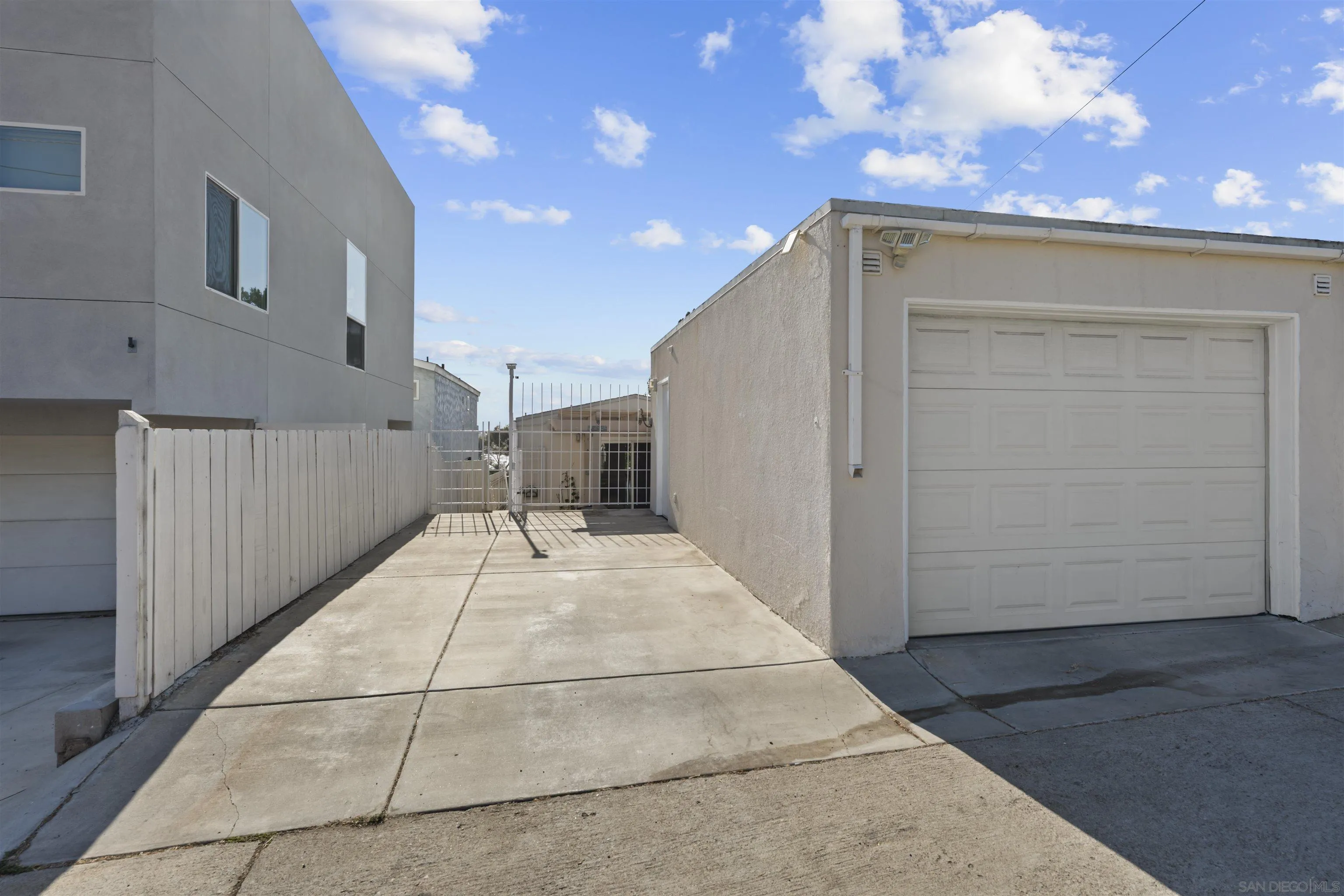 https://cdn.realtyfeed.com/cdn/127/260019116/2eaa1da4450bce09bffa1f1e5dbda65d.webp