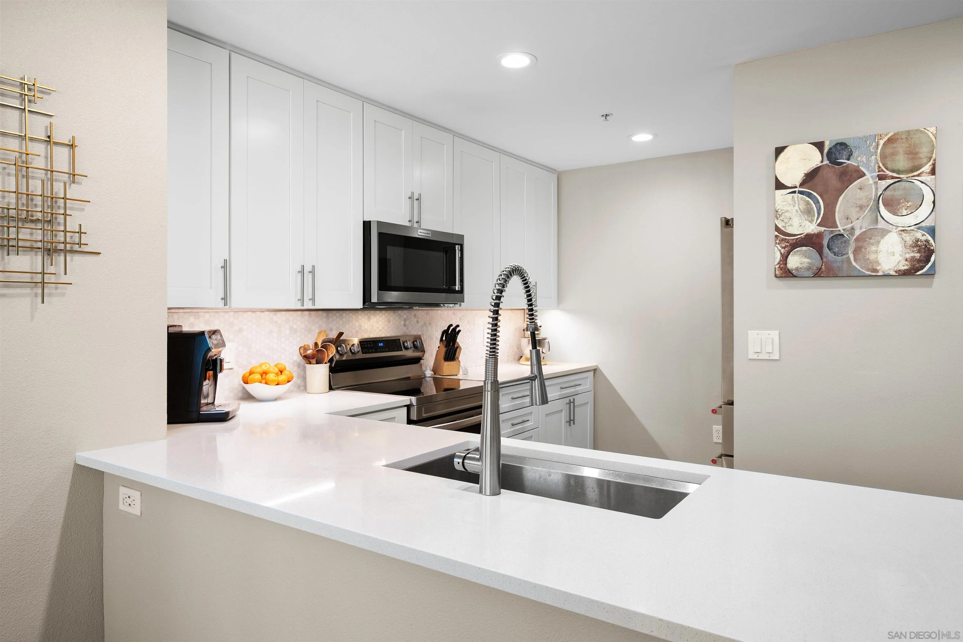 https://cdn.realtyfeed.com/cdn/127/260019117/da9bd3322681caa7924668880a6a92ca.webp