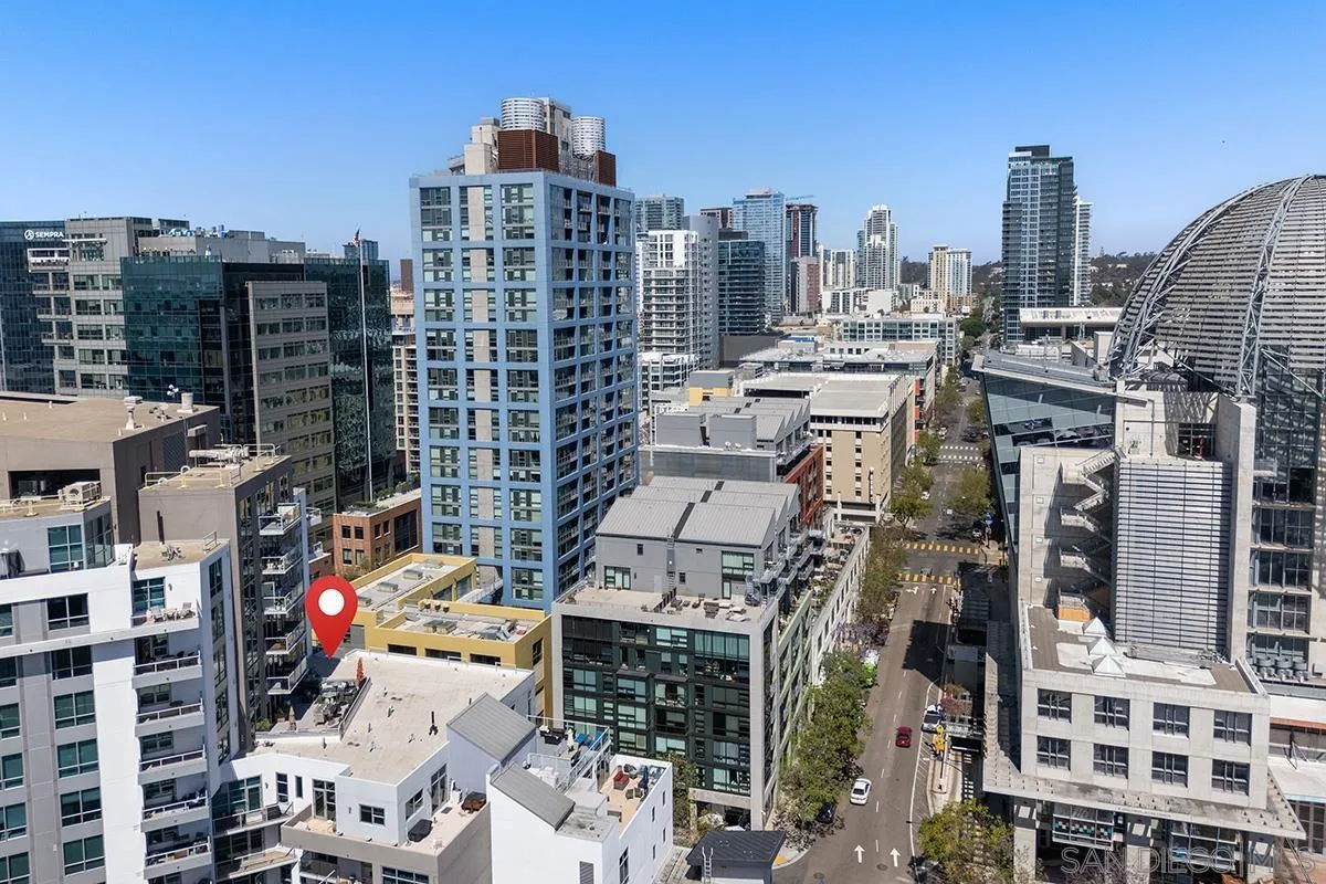 https://cdn.realtyfeed.com/cdn/127/260019117/f502923486a792e5f106f4dd0654cee3.webp