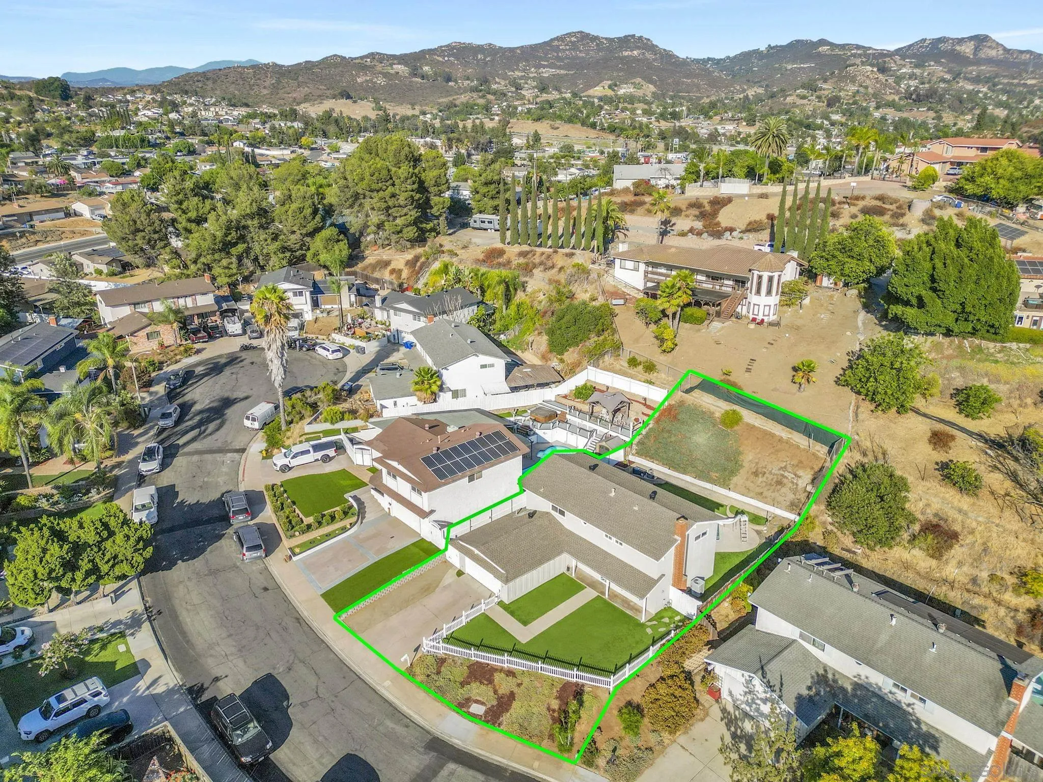 https://cdn.realtyfeed.com/cdn/127/260019121/0497d1eed4ce828cc9e5c4bbbd65f3ce.webp