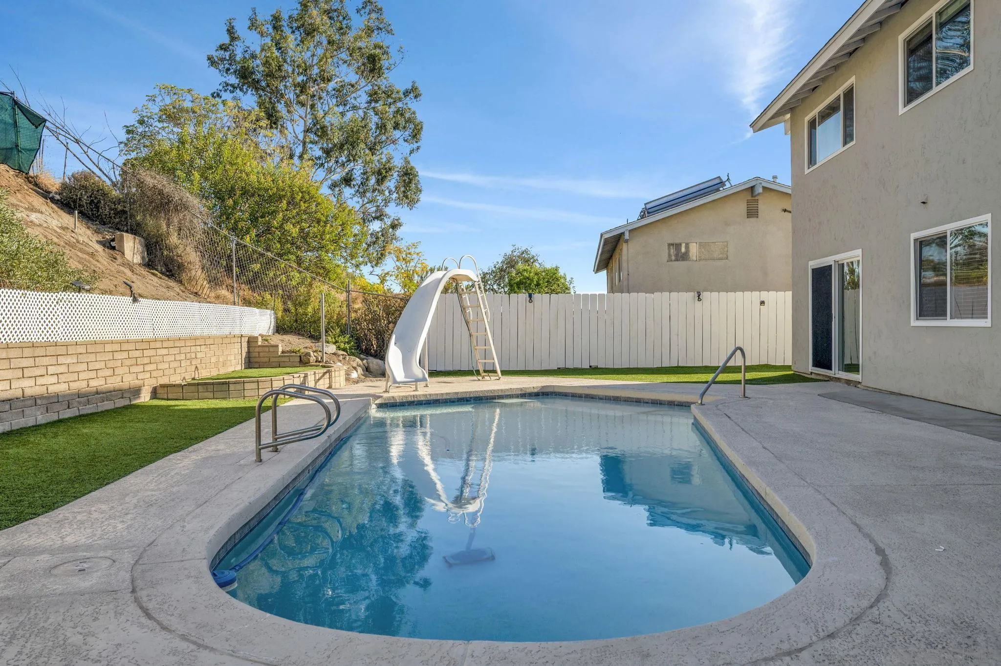 https://cdn.realtyfeed.com/cdn/127/260019121/4af7d1f41c474ac4c8ac75516e7233a0.webp