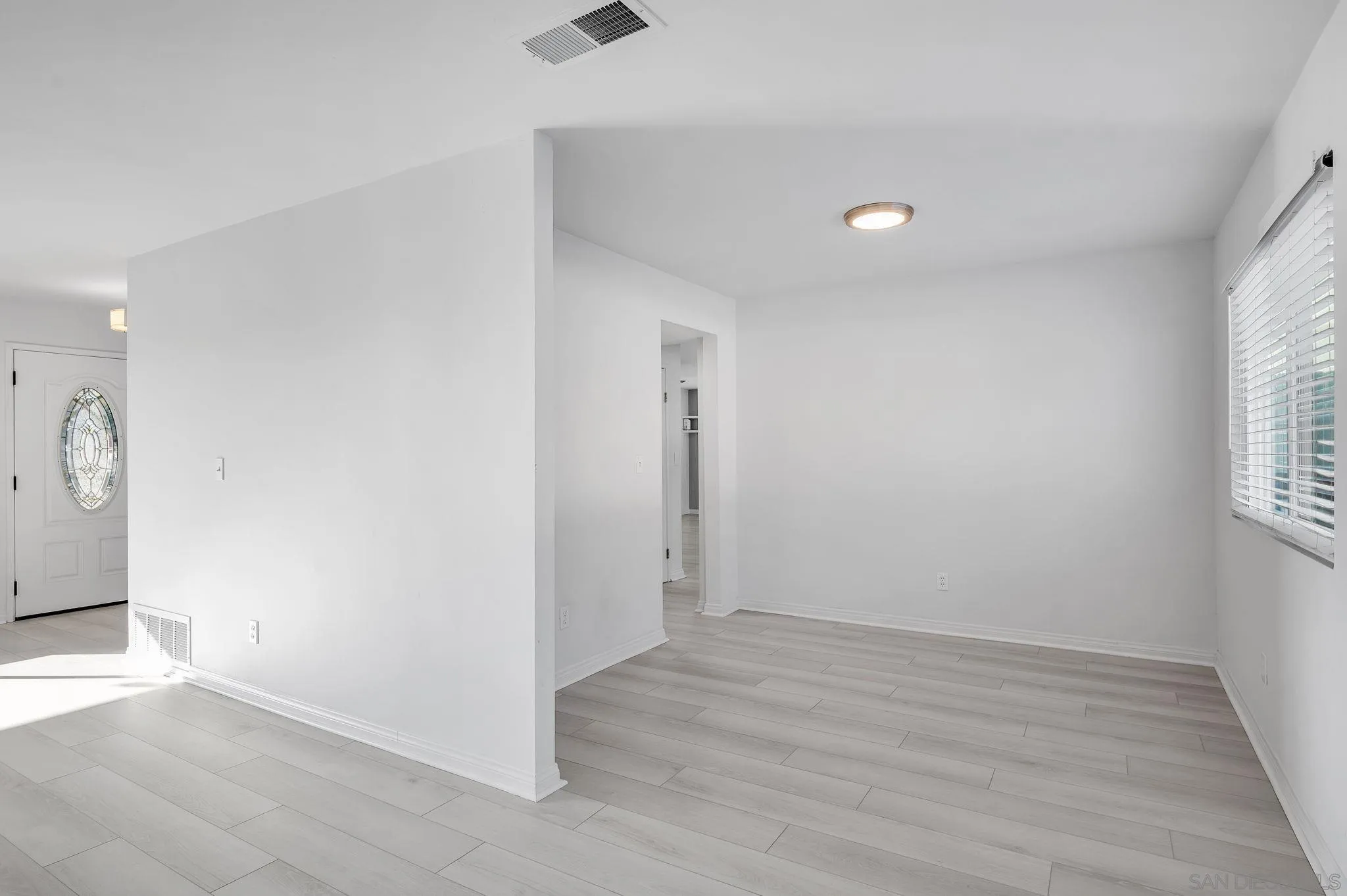 https://cdn.realtyfeed.com/cdn/127/260019121/4d5bac96befb71dd19e5643cd4b9f98c.webp