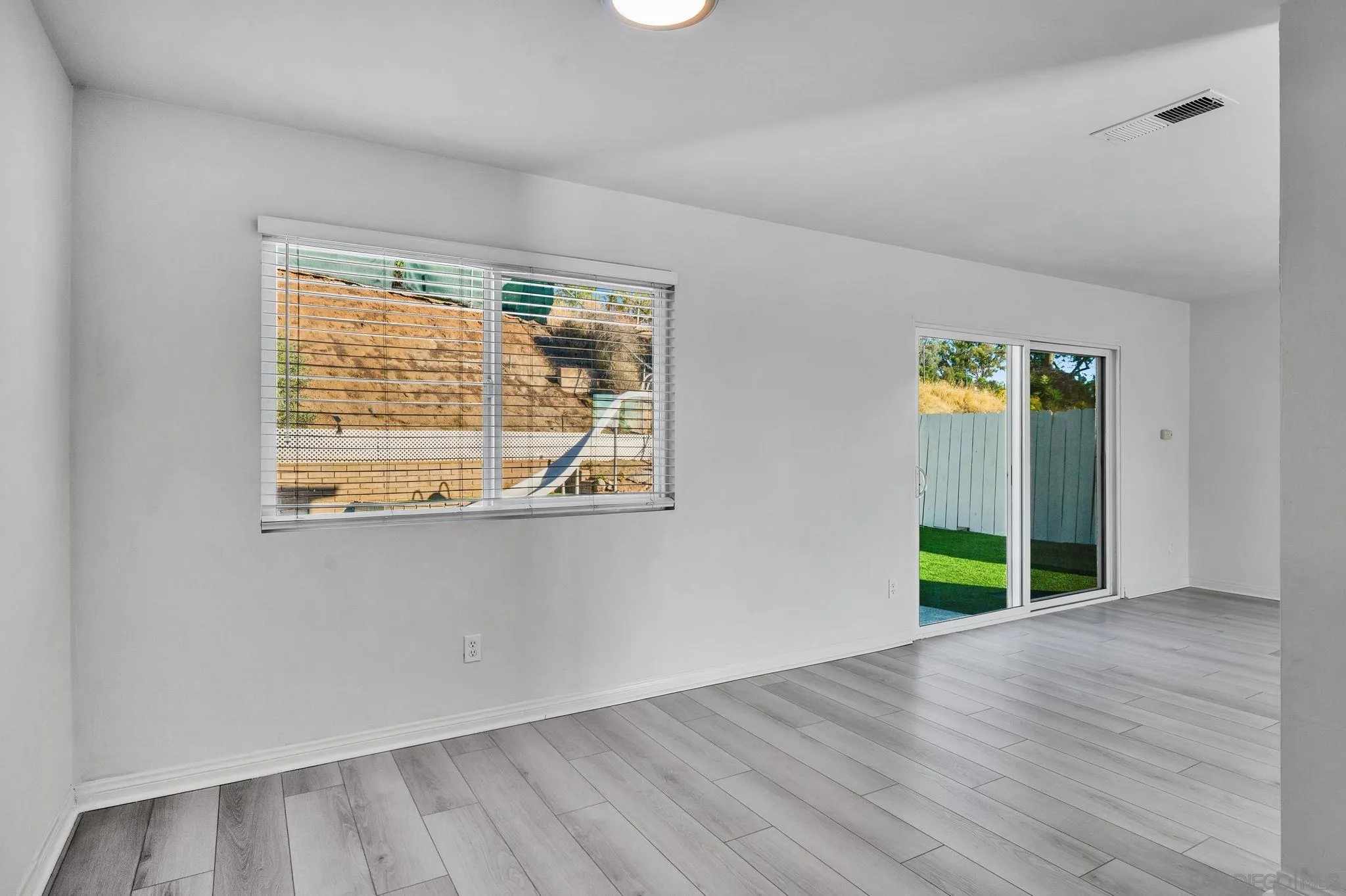 https://cdn.realtyfeed.com/cdn/127/260019121/78b9c80a88d861371198ee7371d7f7d8.webp