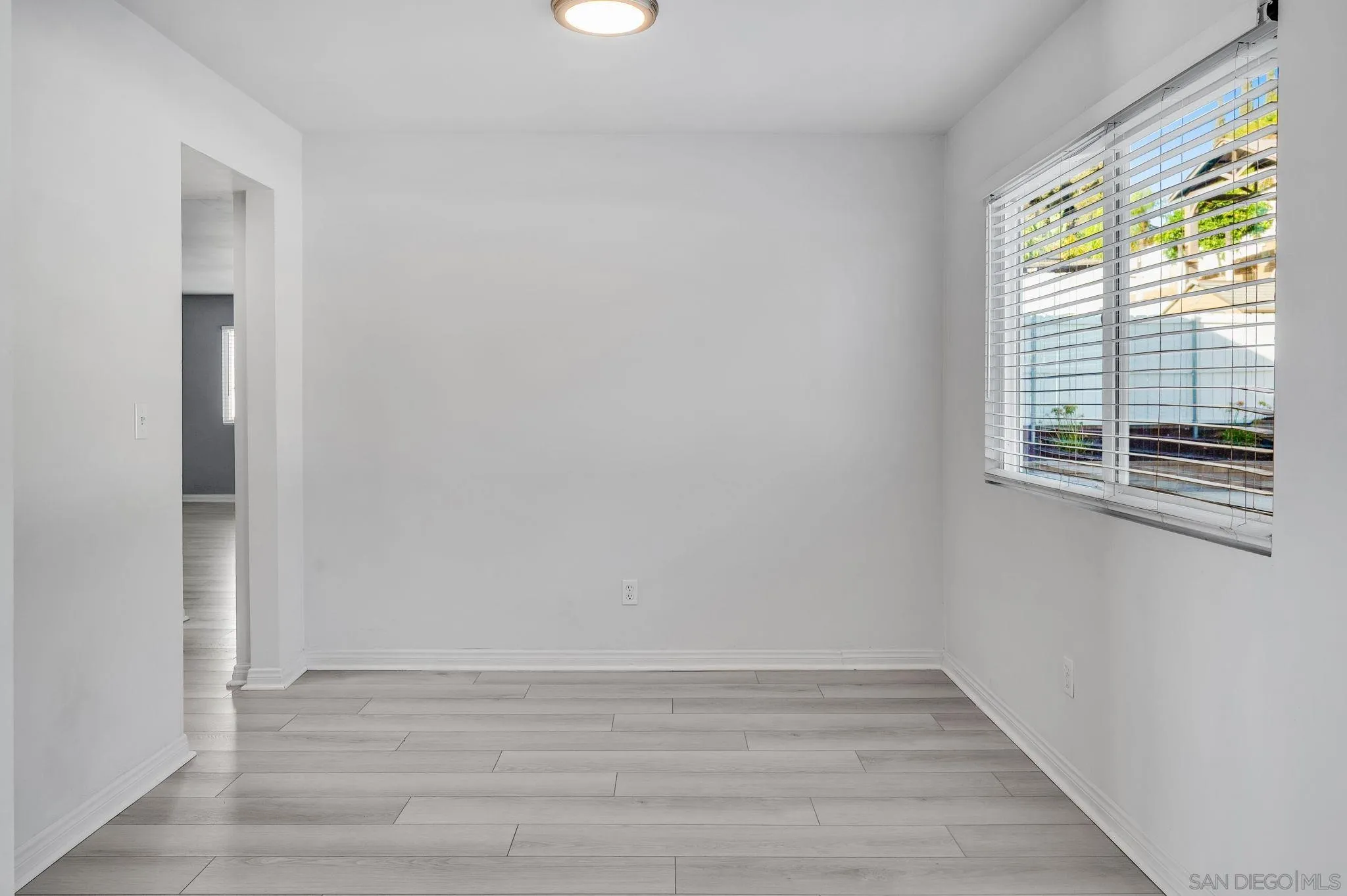 https://cdn.realtyfeed.com/cdn/127/260019121/dc5462f55d73810cc9737e31ad251609.webp