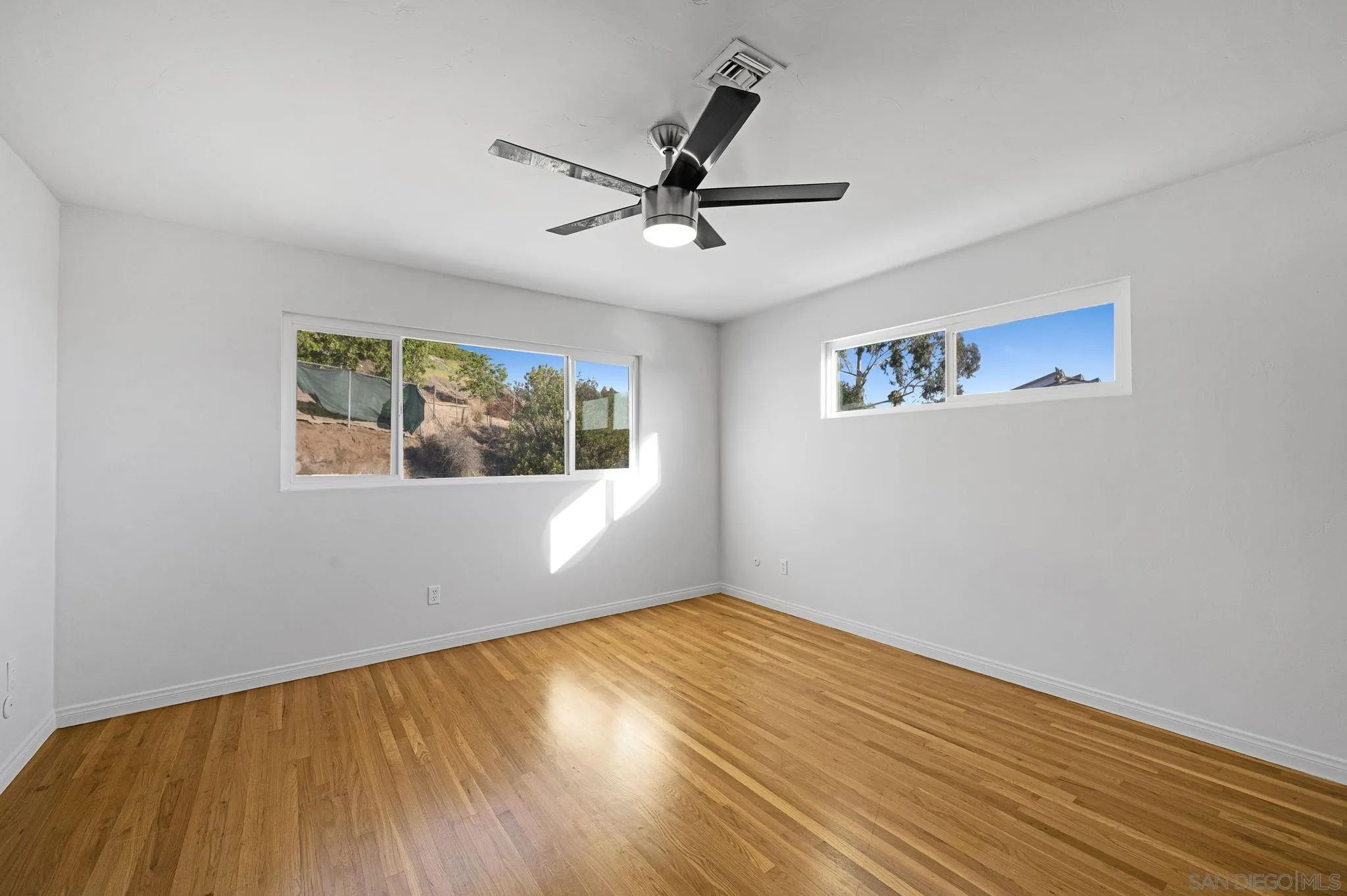 https://cdn.realtyfeed.com/cdn/127/260019121/e75af29218431e05c048f9afd915e58a.webp