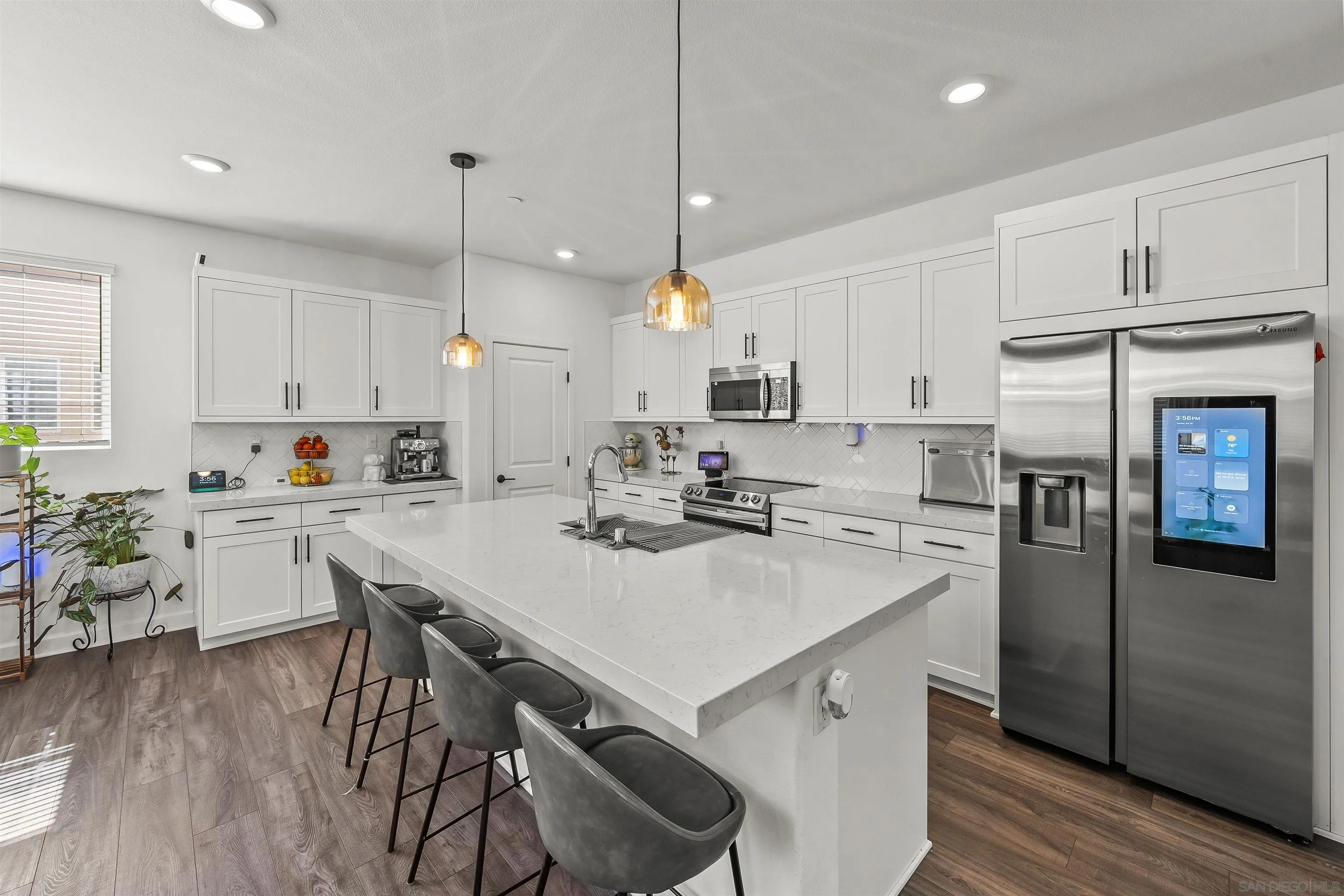Photo #2: 260019124 Listing: Photo #2