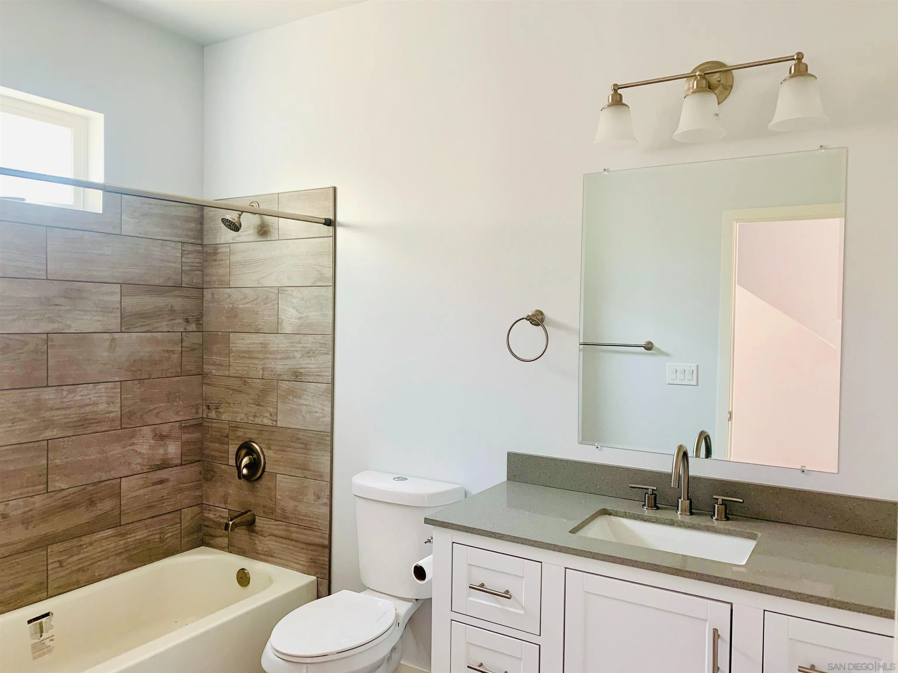 Photo #12: 260019126 Listing: Photo #12