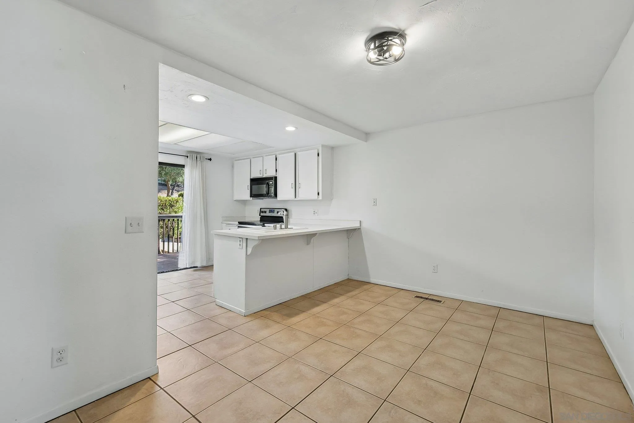 Photo #7: 260019128 Listing: Photo #7