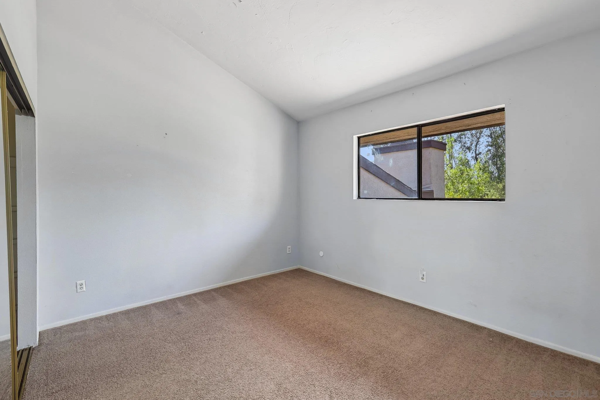 Photo #15: 260019128 Listing: Photo #15