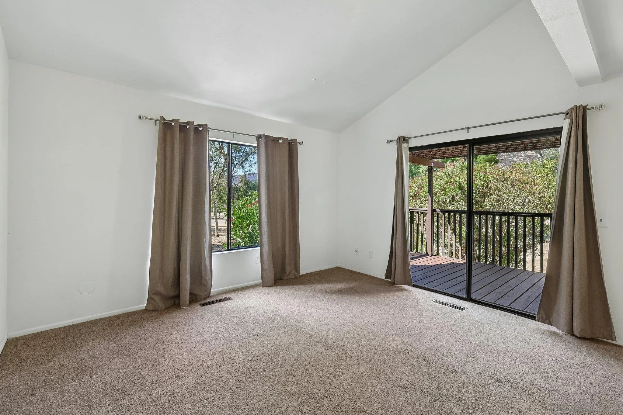 Photo #12: 260019128 Listing: Photo #12