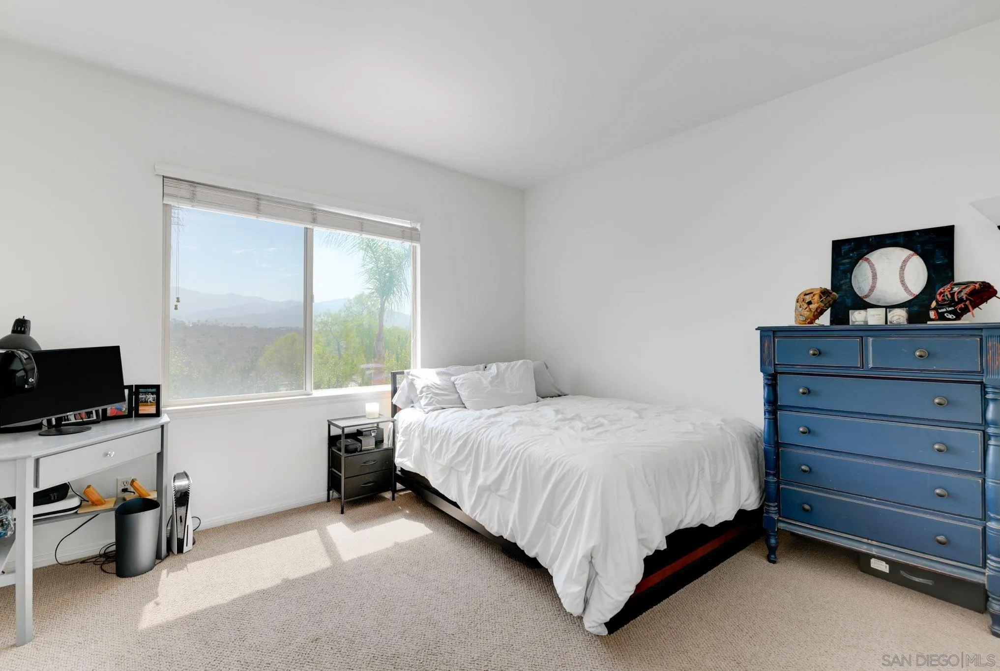 https://cdn.realtyfeed.com/cdn/127/260019132/173b4a87b5862236a821d36ff7f3812c.webp