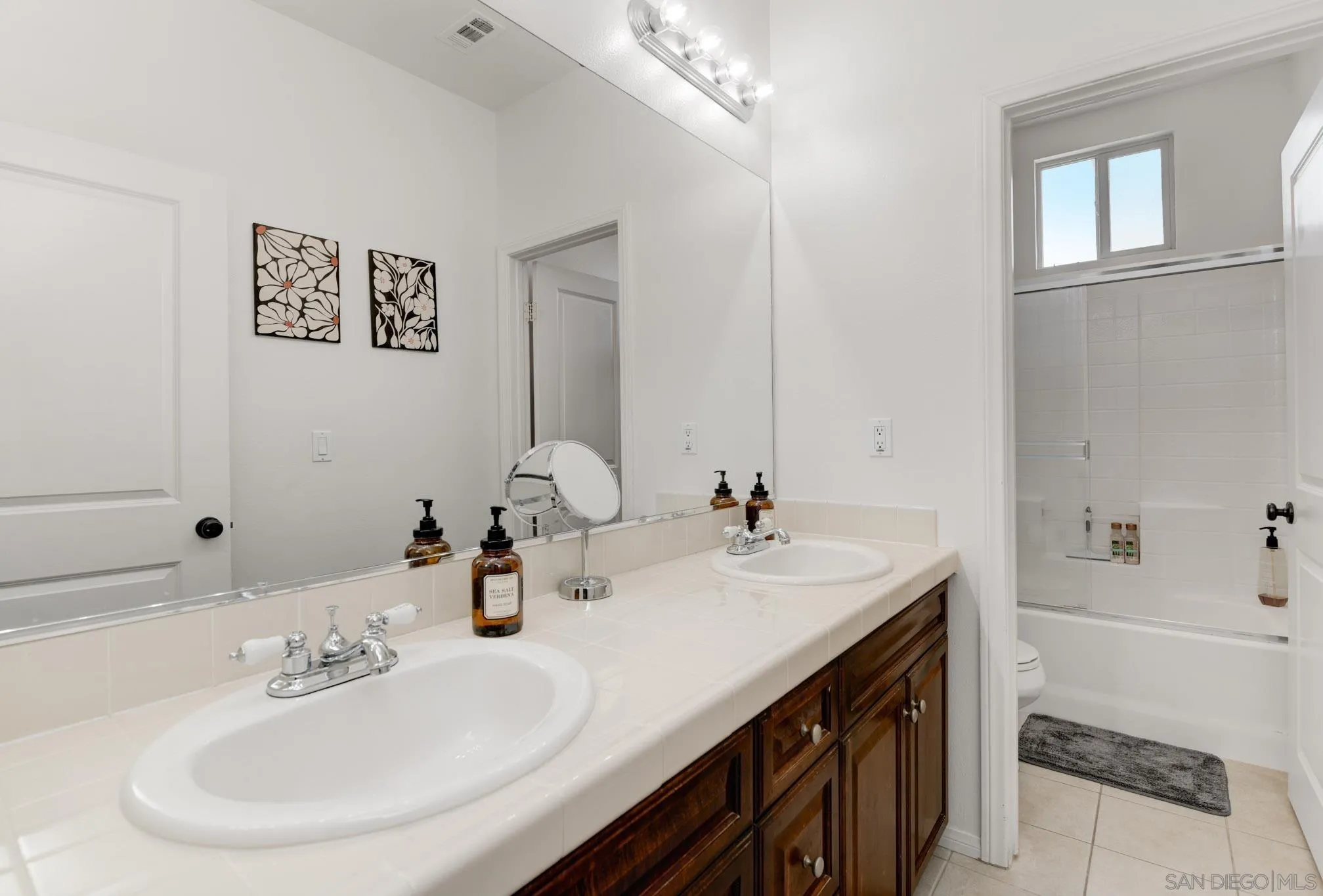 https://cdn.realtyfeed.com/cdn/127/260019132/6121c7f1e1a590ee40fa032f7e831d52.webp