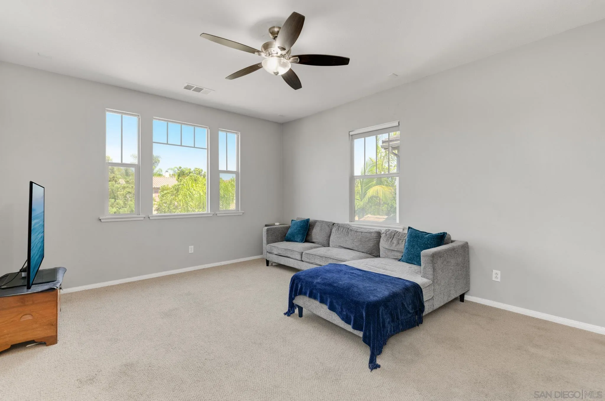 https://cdn.realtyfeed.com/cdn/127/260019132/95db9c61cbae422c60645d554683142f.webp