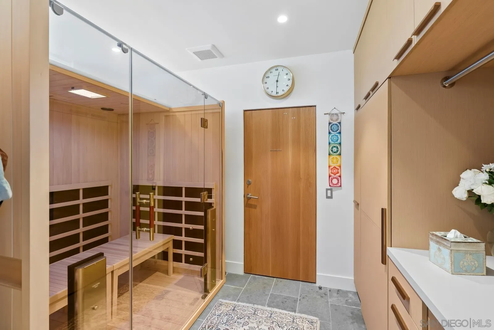 https://cdn.realtyfeed.com/cdn/127/260019135/073951095f5219b49b0391b573910c90.webp
