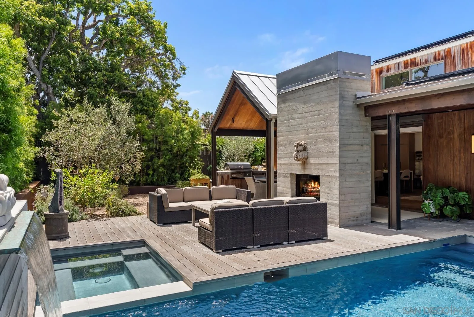 https://cdn.realtyfeed.com/cdn/127/260019135/20d5c5e14b3b3f67f7f550b5e6527551.webp
