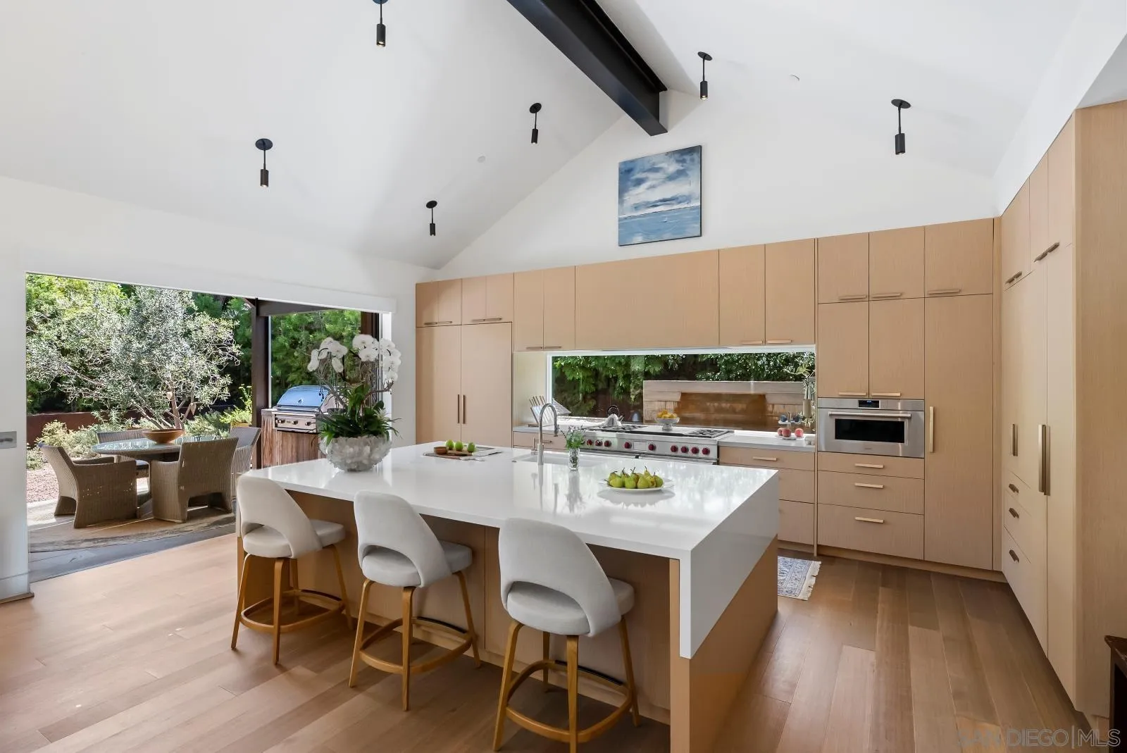 https://cdn.realtyfeed.com/cdn/127/260019135/3a0f31602d7bba350f77240616b6ba7a.webp