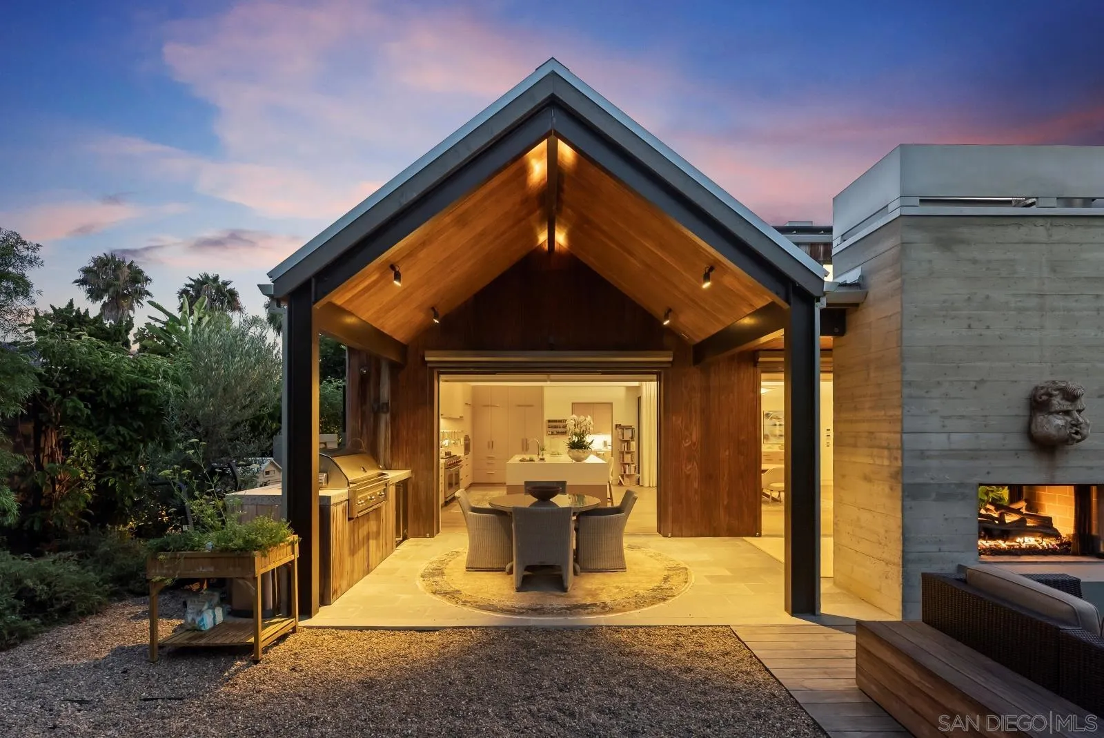 https://cdn.realtyfeed.com/cdn/127/260019135/5267a6186d3f377b7b562d35de44d3bd.webp