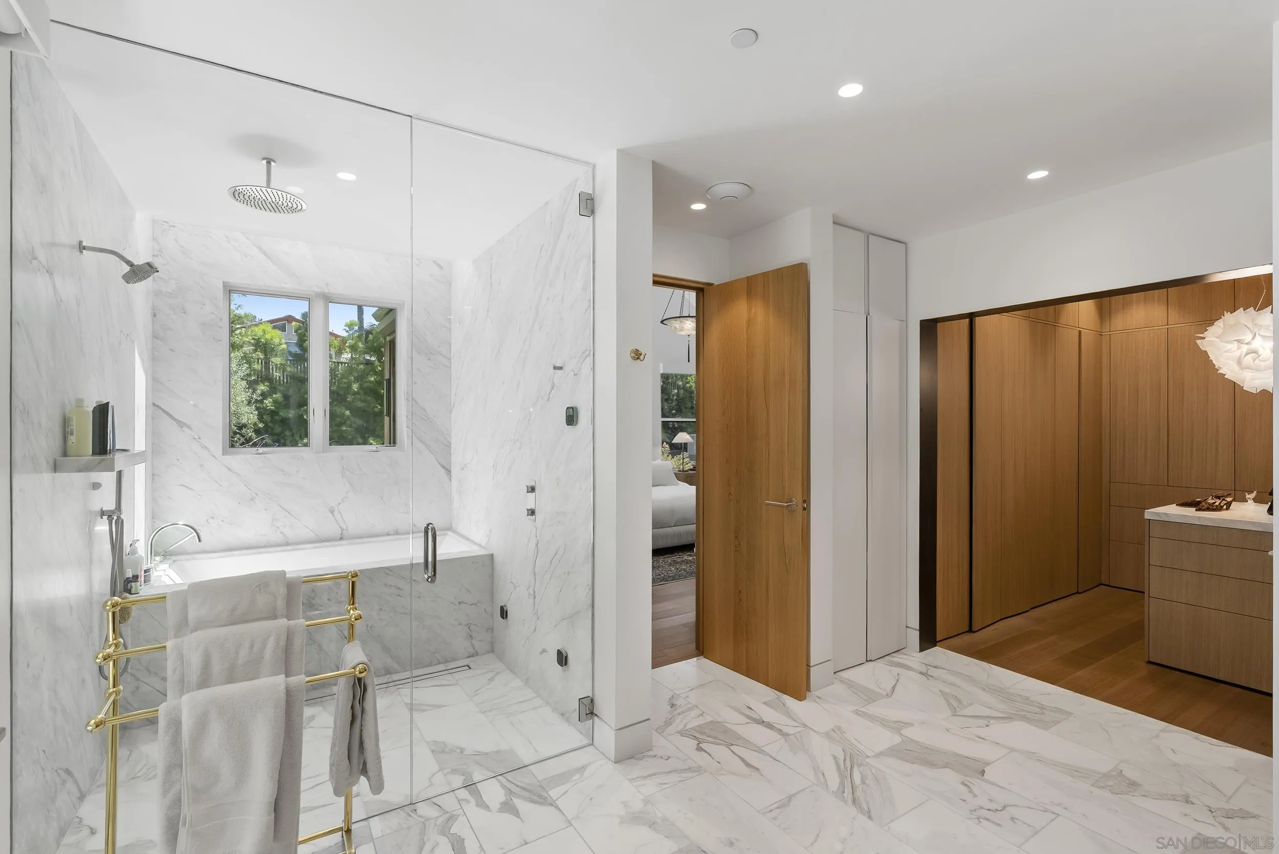 https://cdn.realtyfeed.com/cdn/127/260019135/82e7ef382d59c265e8cf109aea753aae.webp
